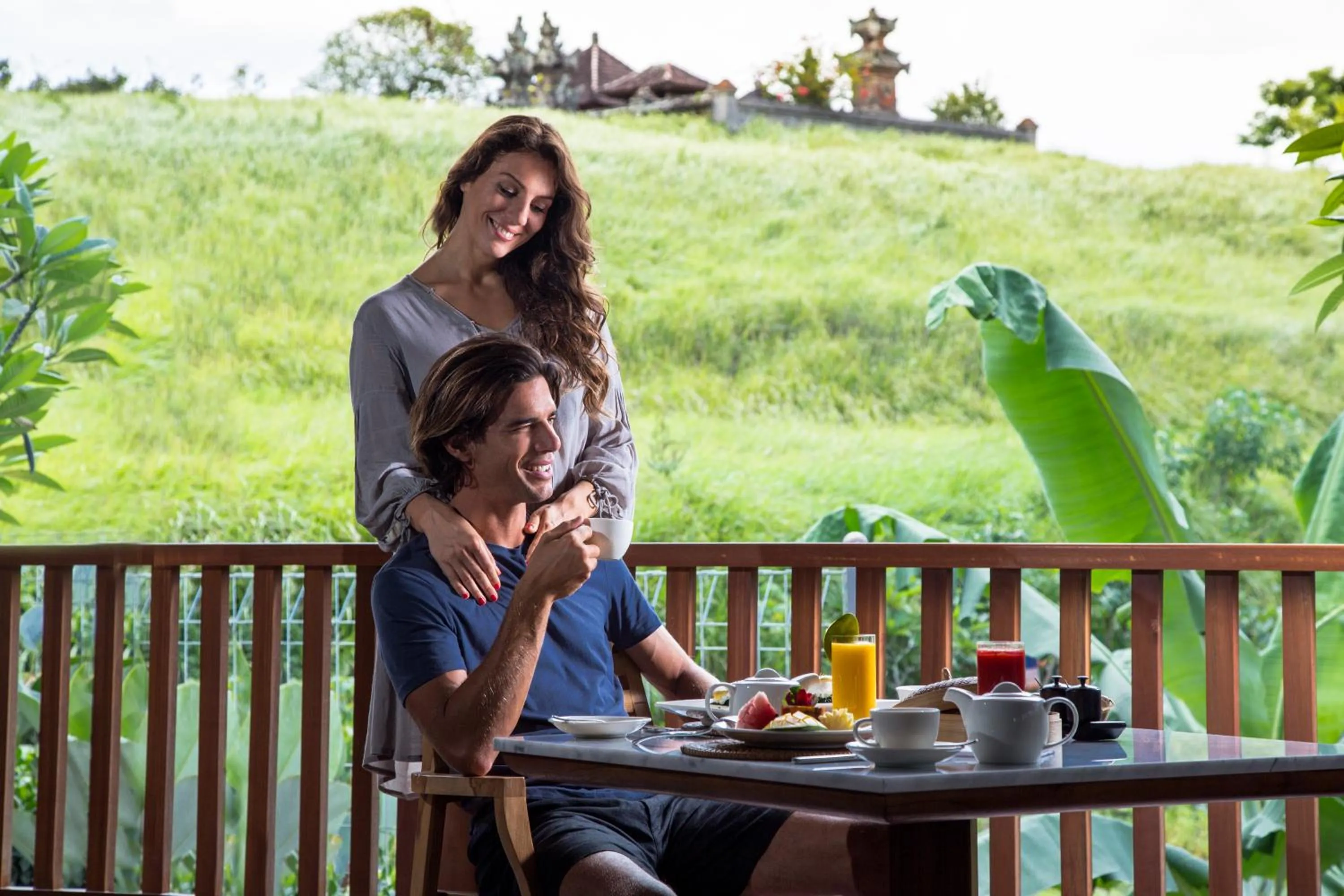 Restaurant/places to eat in Sanctoo Suites & Villas