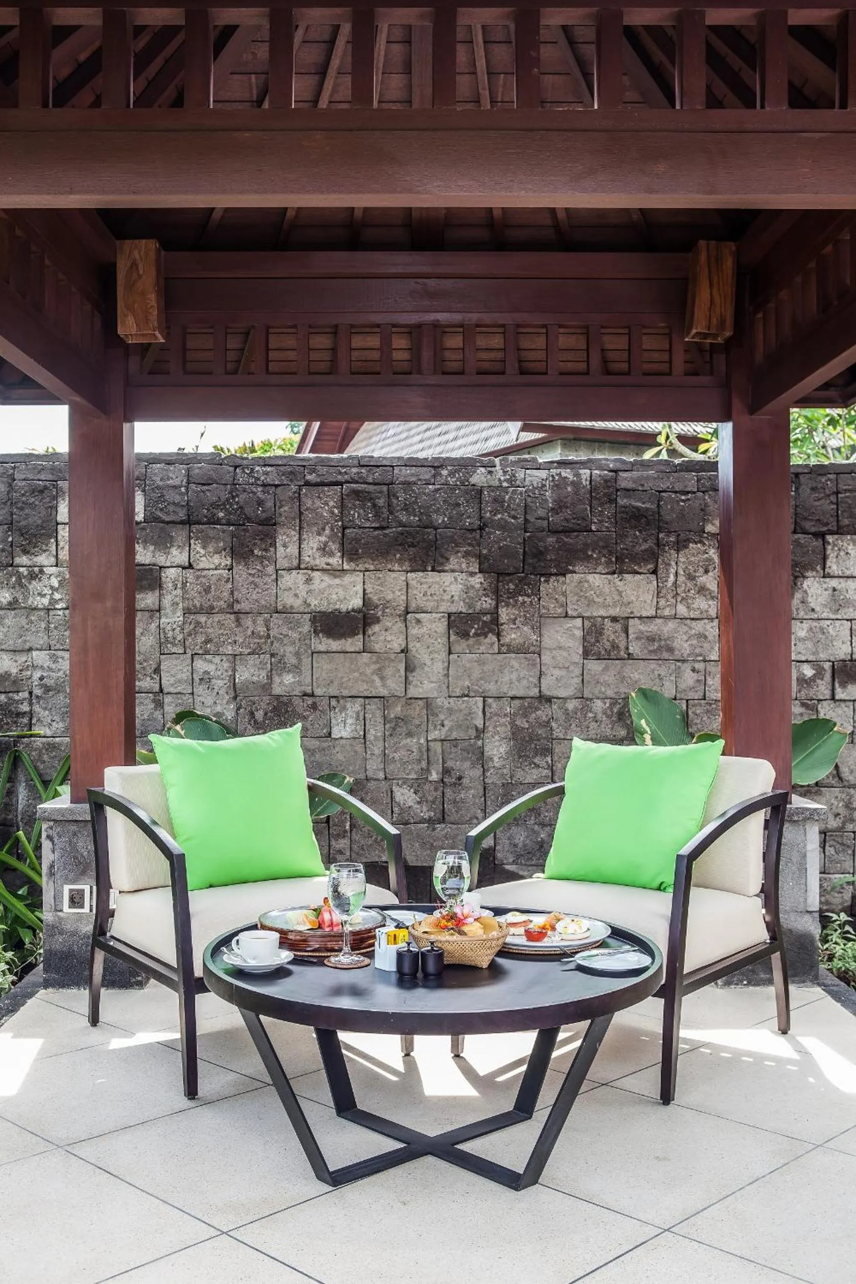 Dining area in Sanctoo Suites & Villas