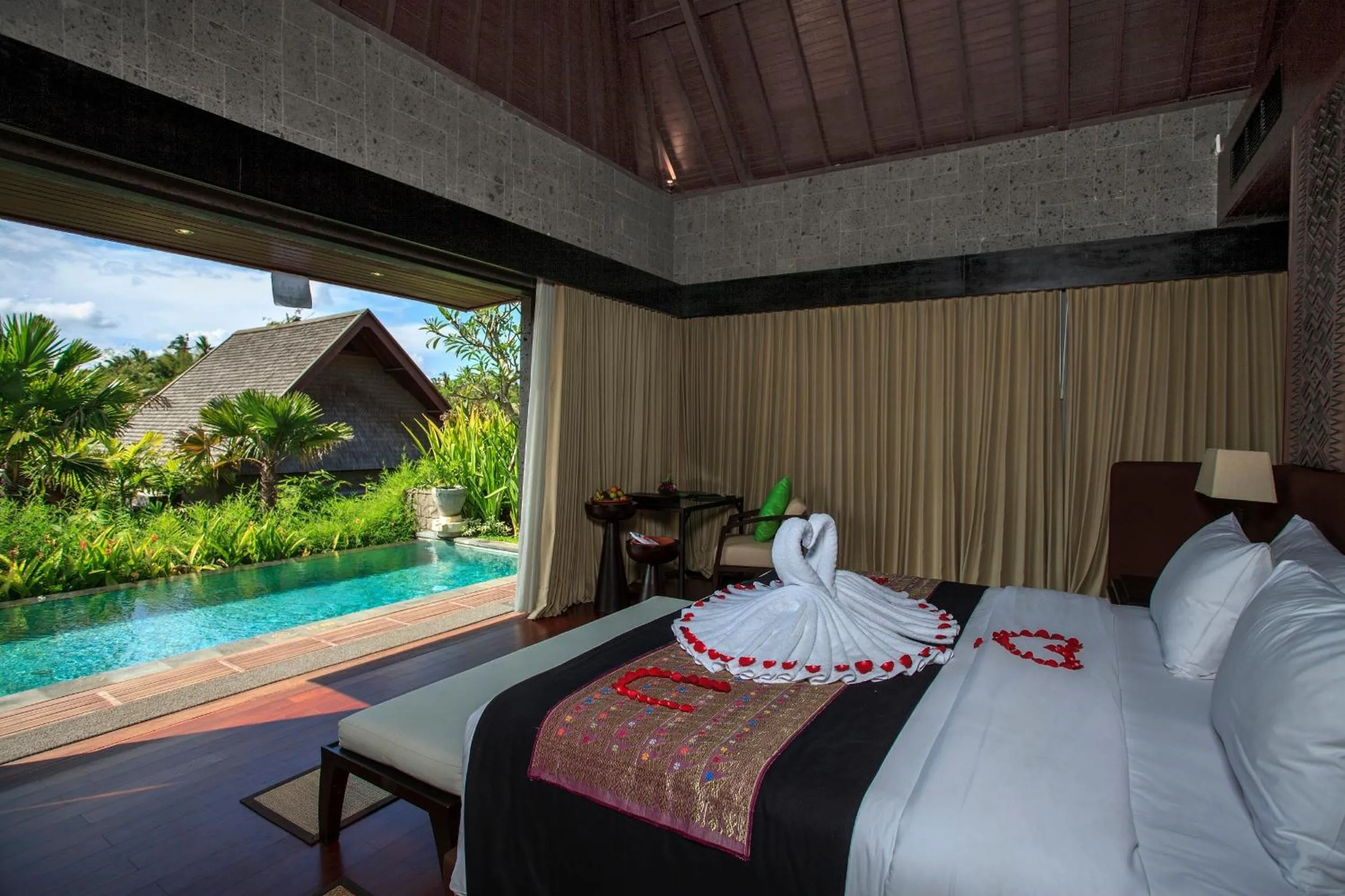 Decorative detail, Bed in Sanctoo Suites & Villas