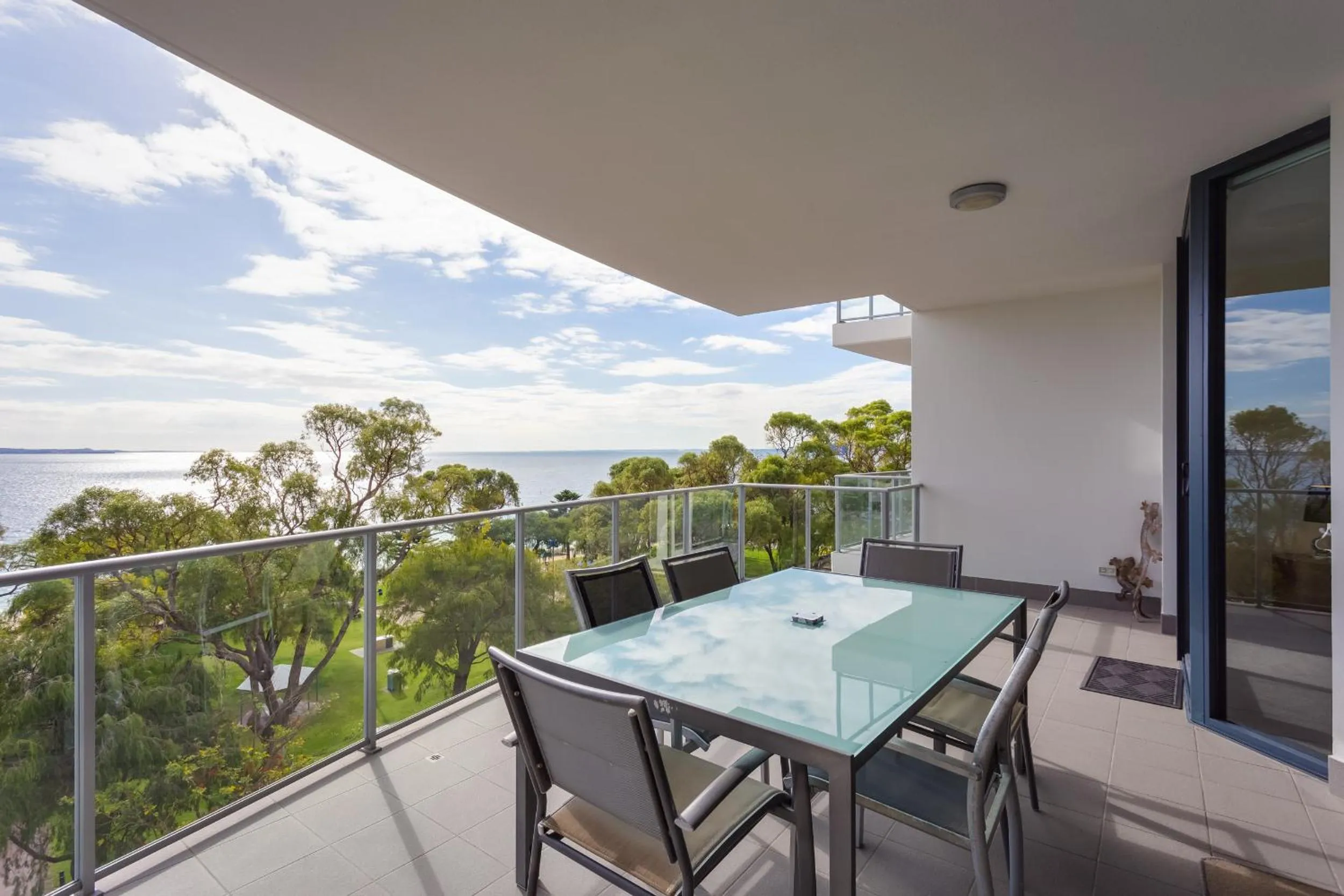 Day in Nautilus by Rockingham Apartments