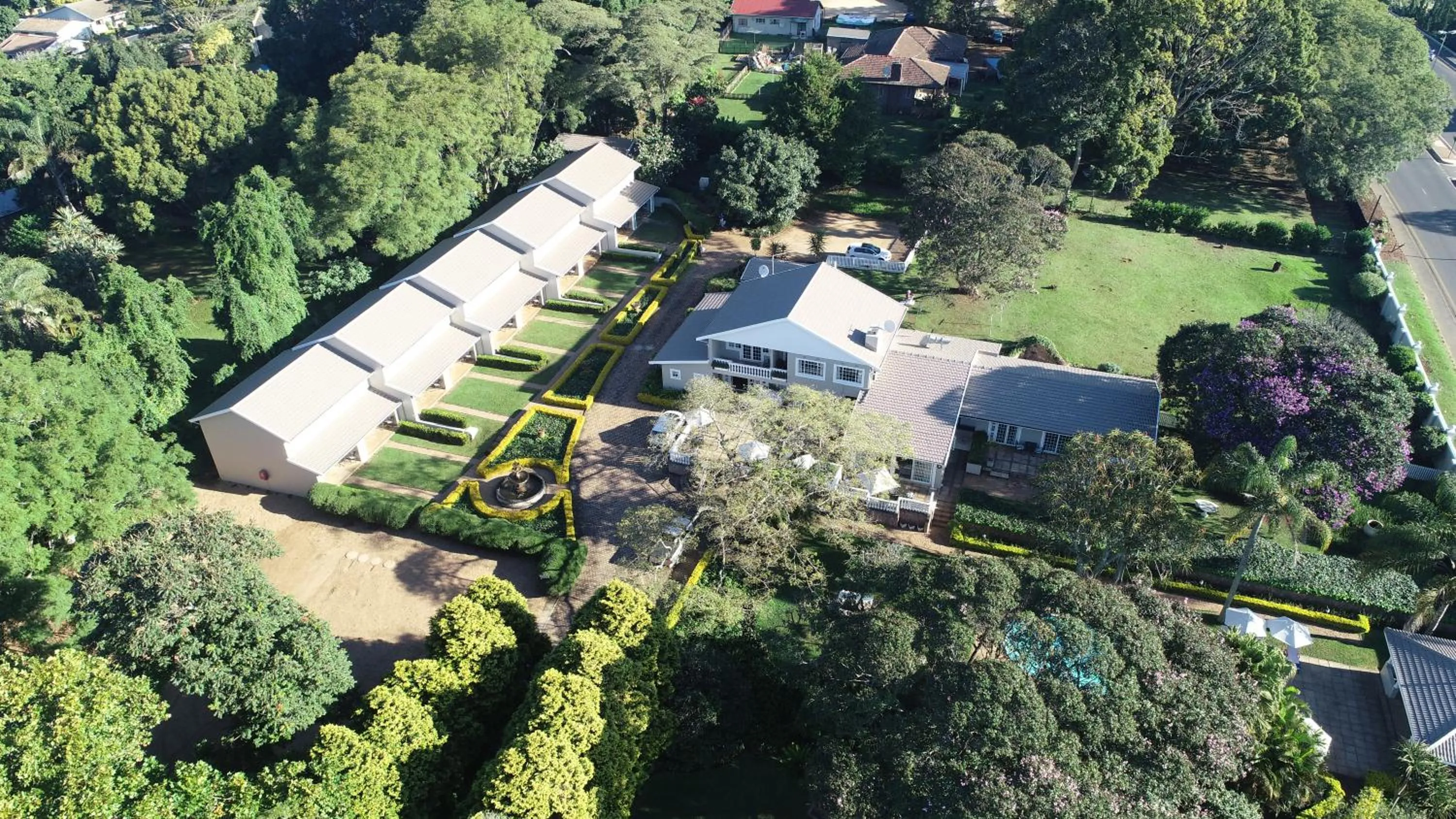 Property building in Valley Lodge