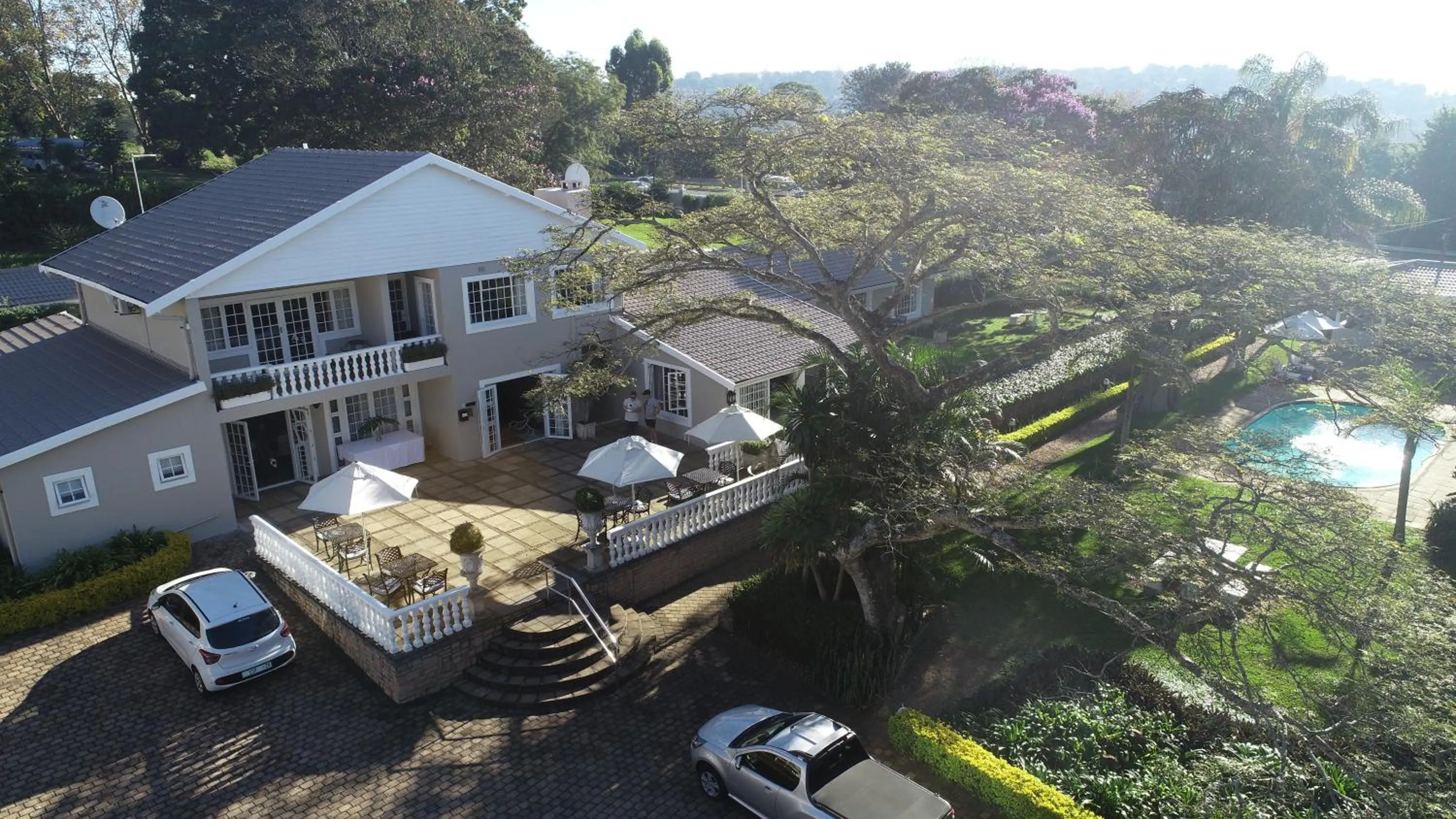 Property building in Valley Lodge