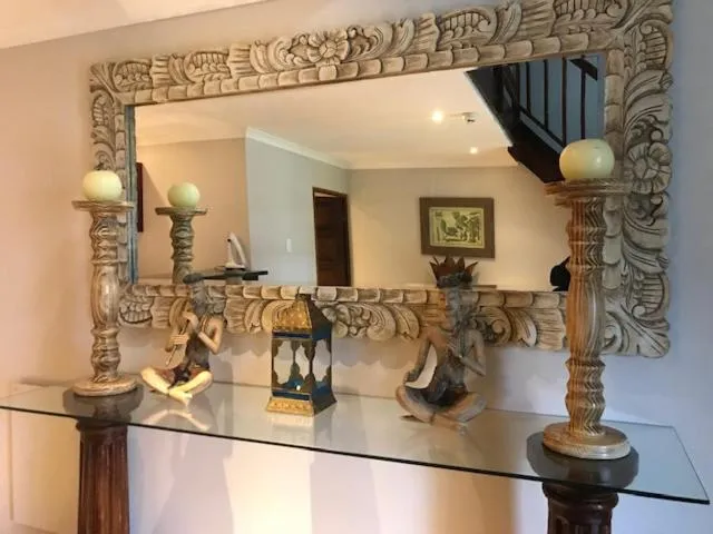 Property building in Valley Lodge