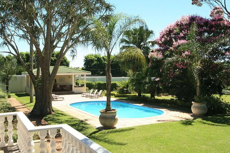 Decorative detail in Valley Lodge