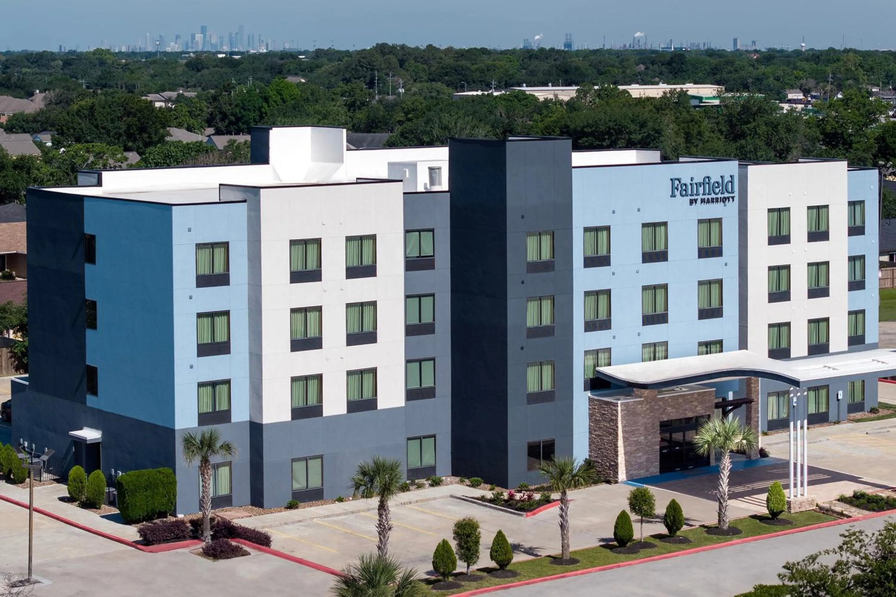 Property building in Fairfield Inn & Suites by Marriott Houston Pasadena
