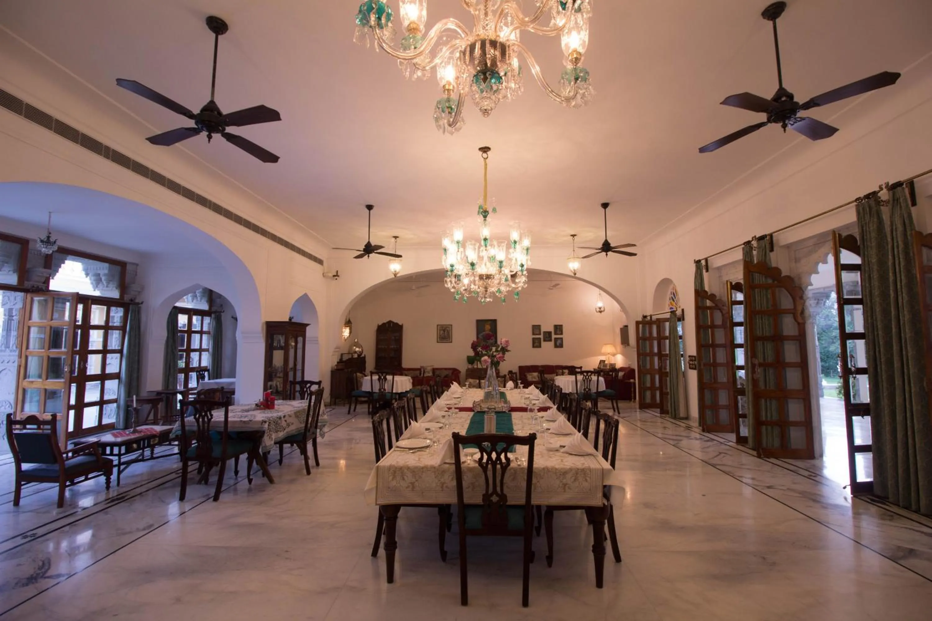 Restaurant/places to eat in Dev Shree Deogarh