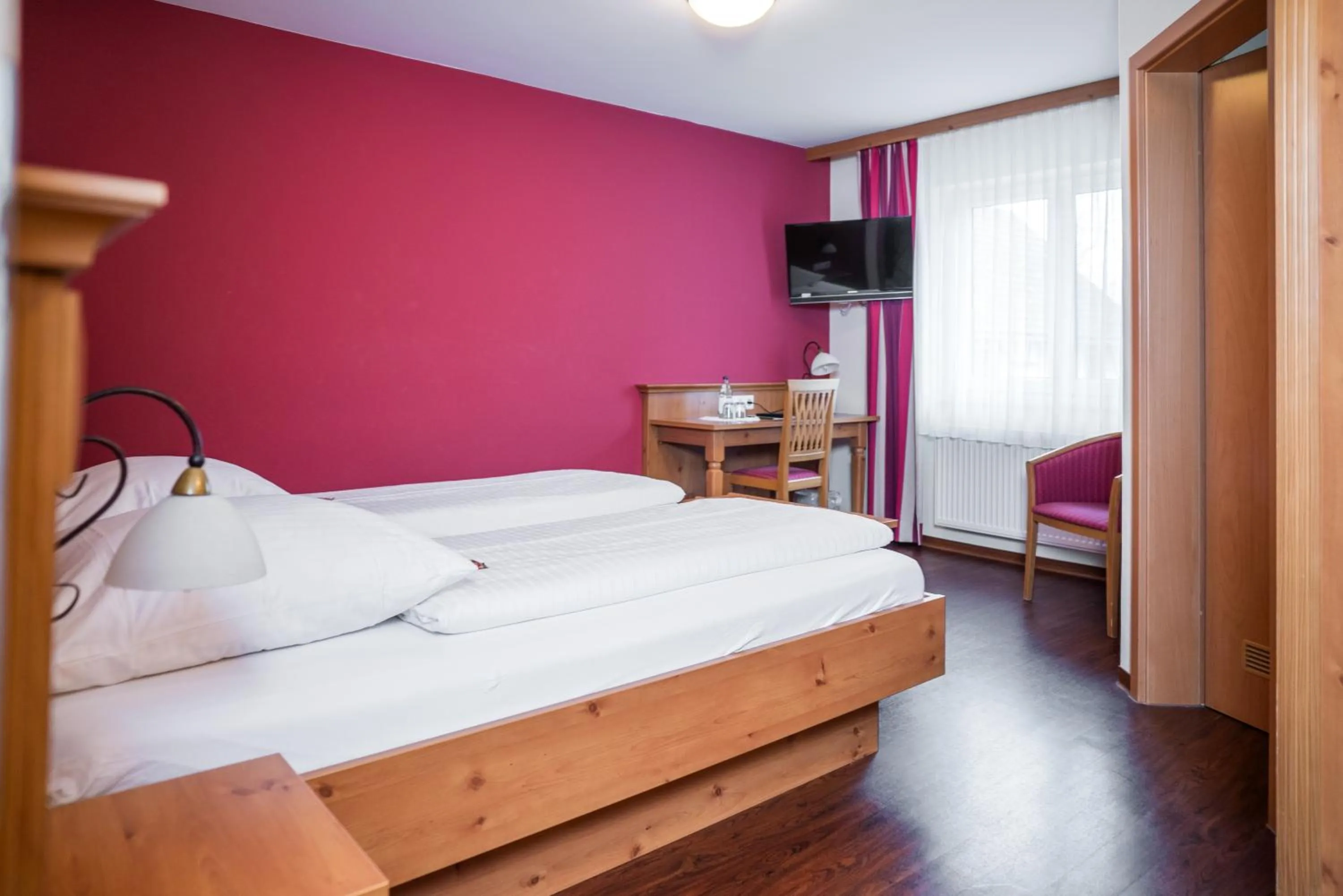 Comfort Double Room in Landgasthof Linde - In ruhiger, ländlicher Umgebung