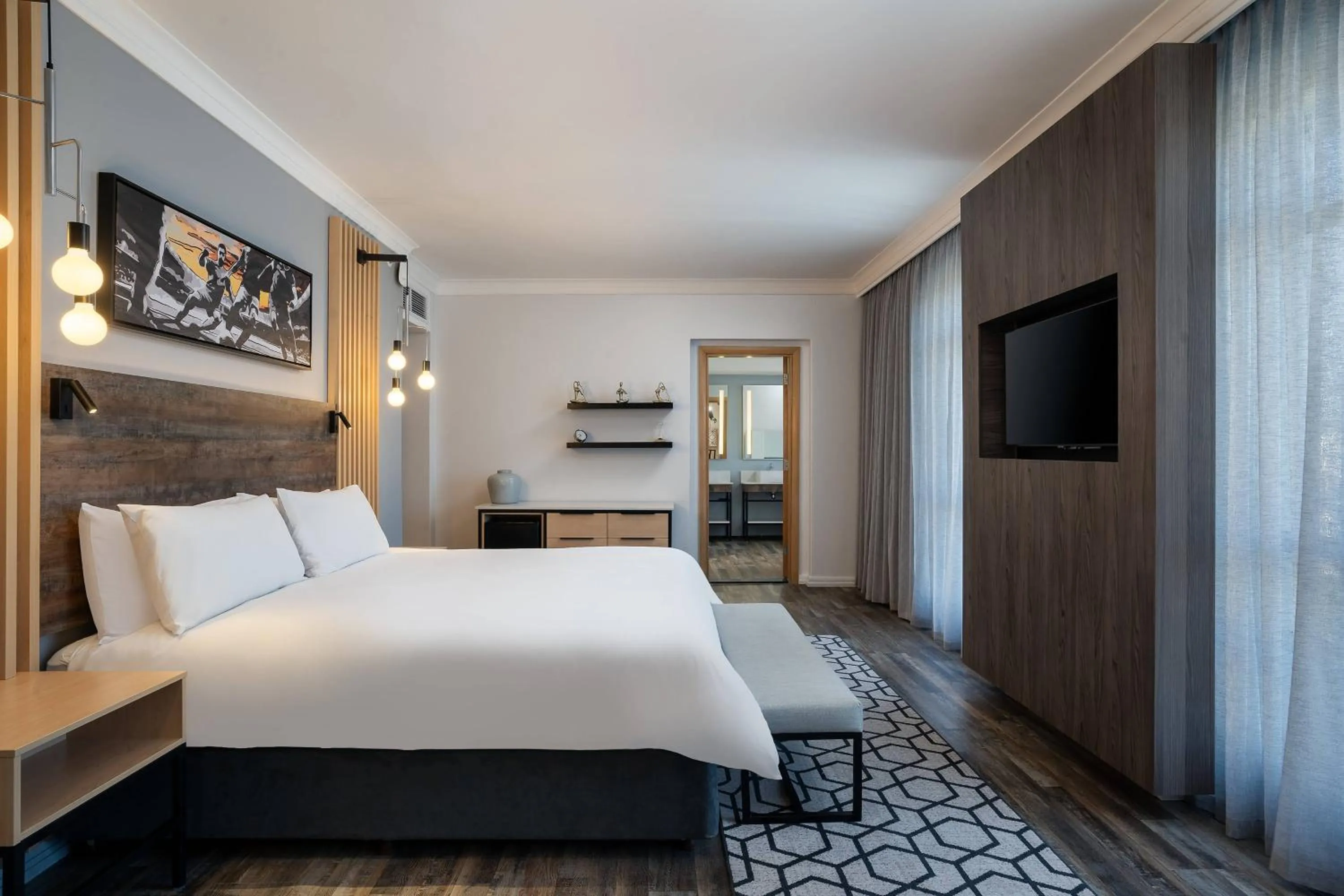 Bedroom, Bed in Protea Hotel by Marriott Johannesburg Wanderers