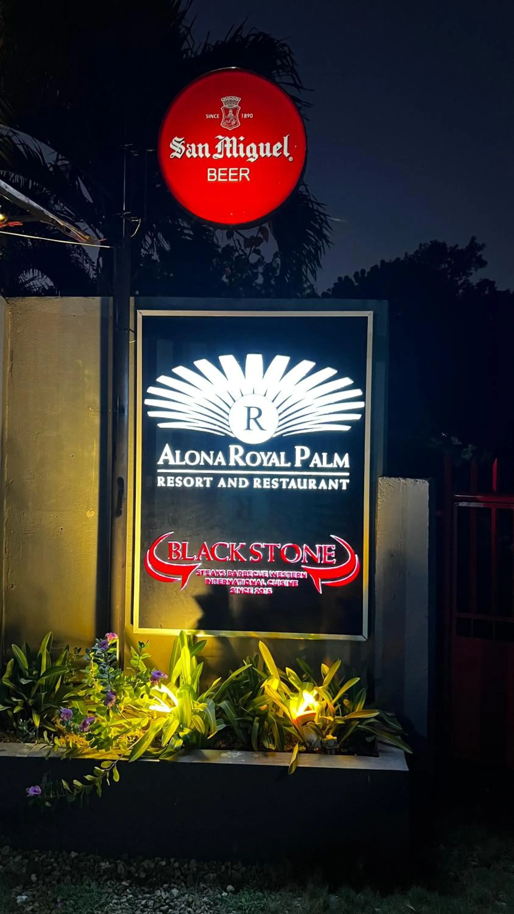 Property building in Alona Royal Palm Resort