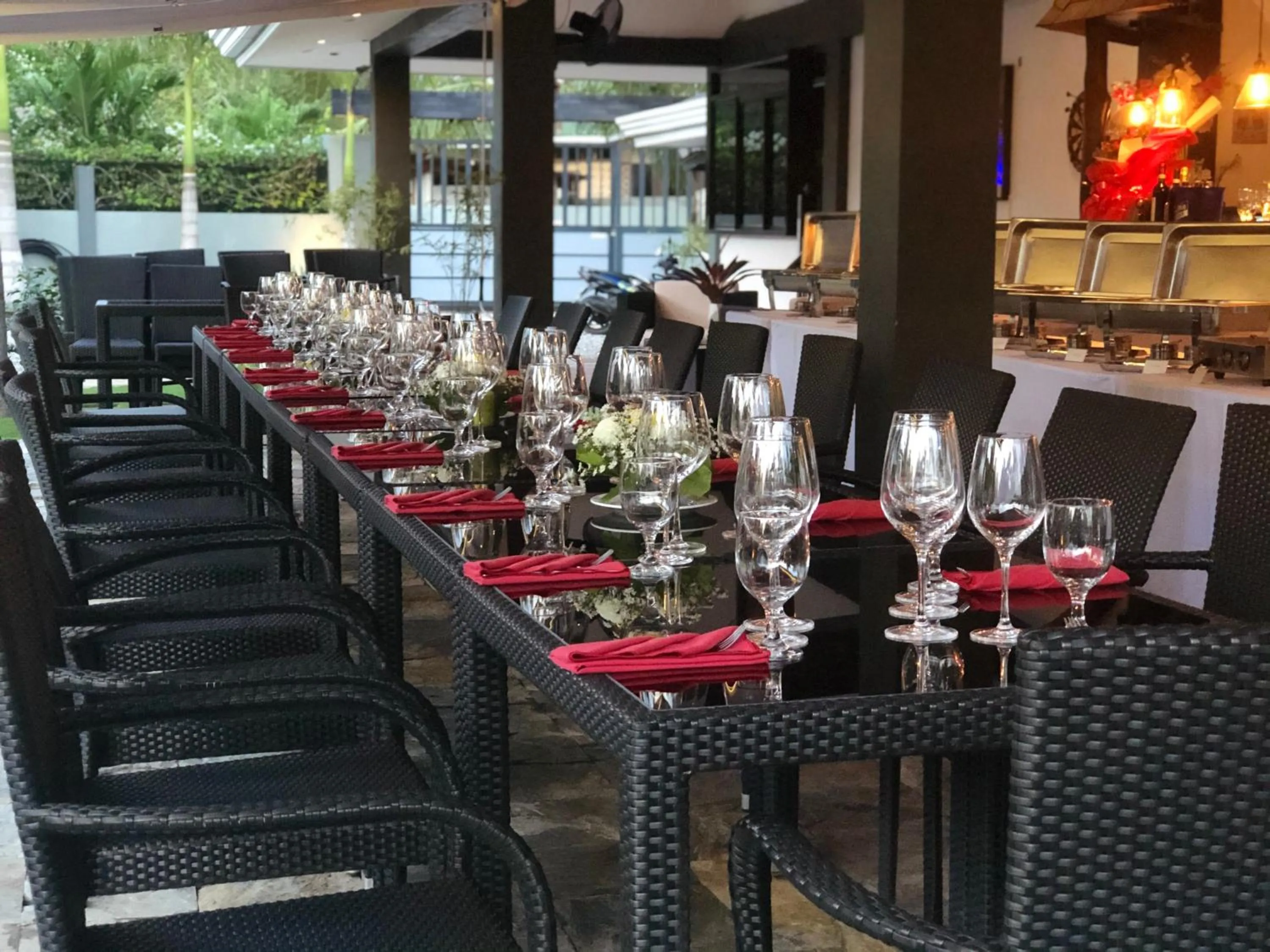 Restaurant/places to eat in Alona Royal Palm Resort