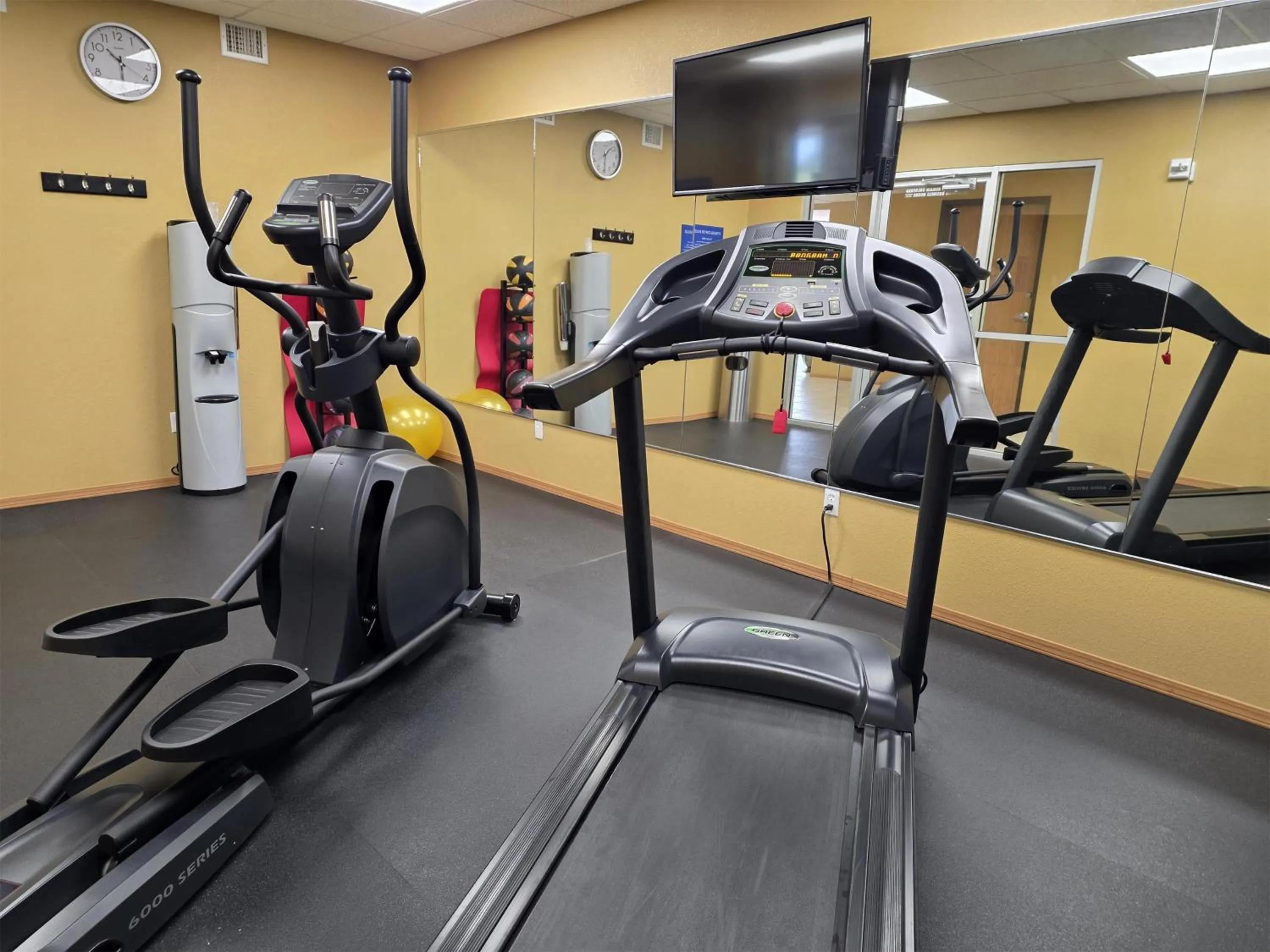 Fitness centre/facilities in SureStay Studio By Best Western El Dorado