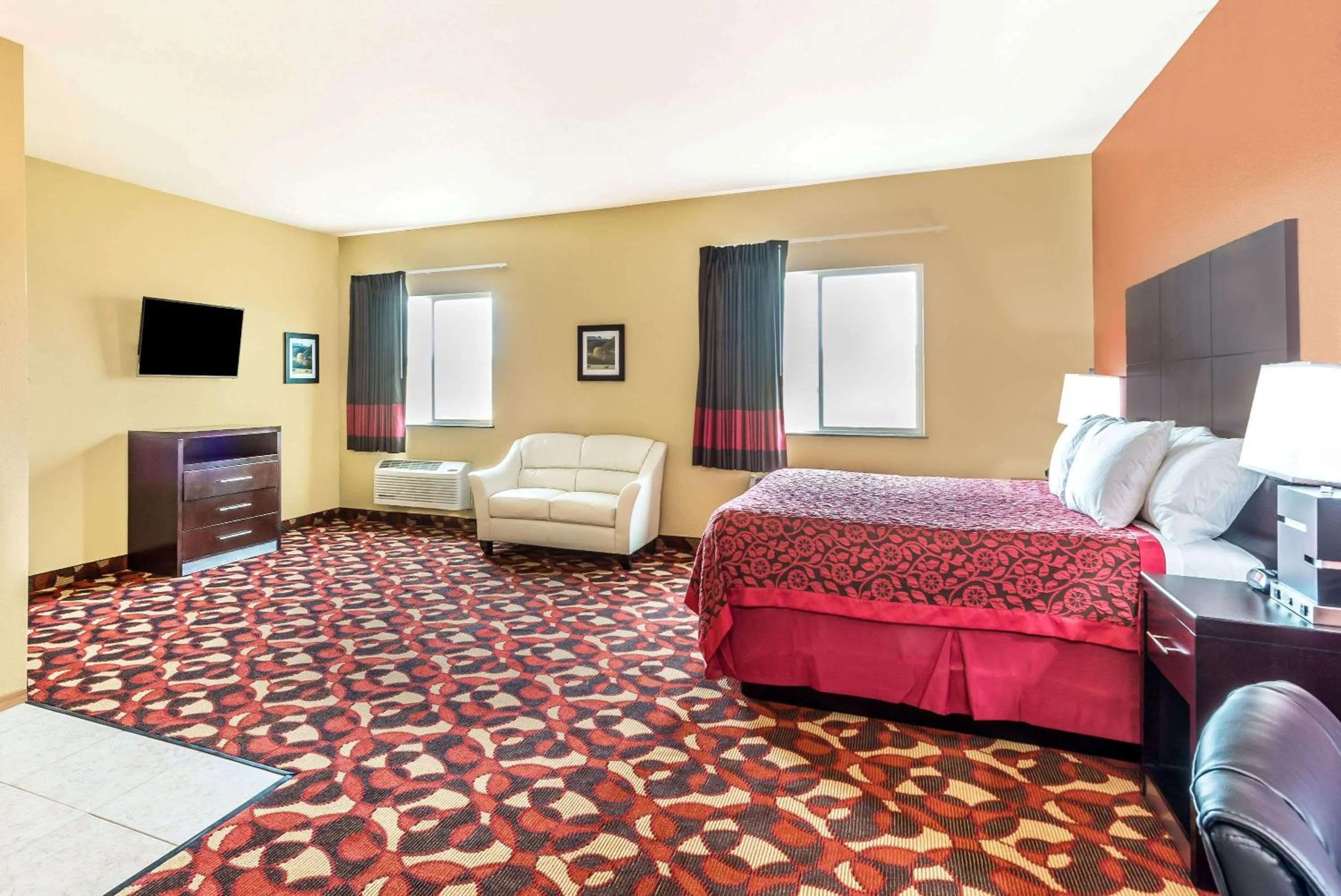 Photo of the whole room, Bed in Days Inn & Suites by Wyndham El Dorado