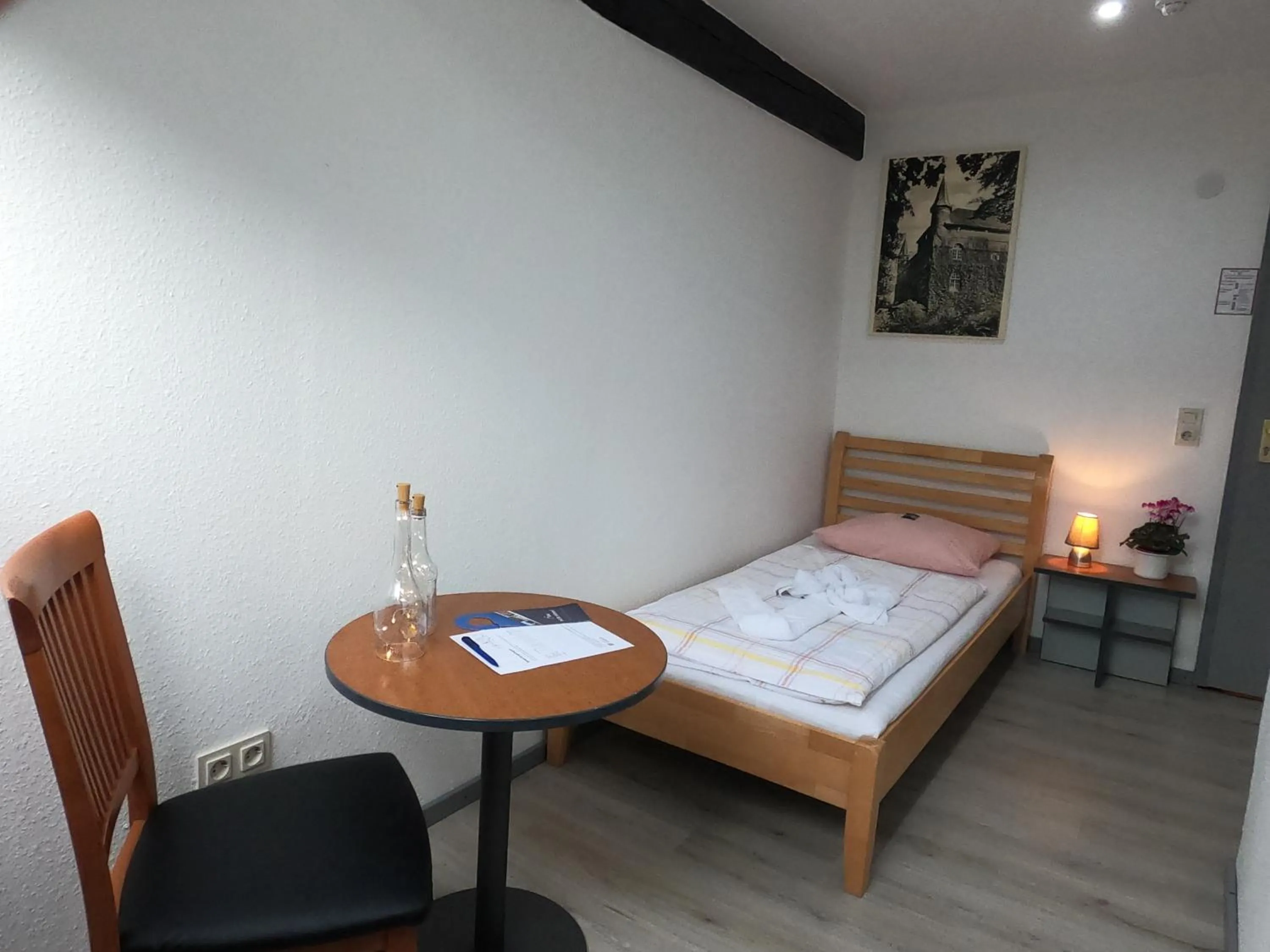 Photo of the whole room, Bed in Hotel Schloss Walbeck