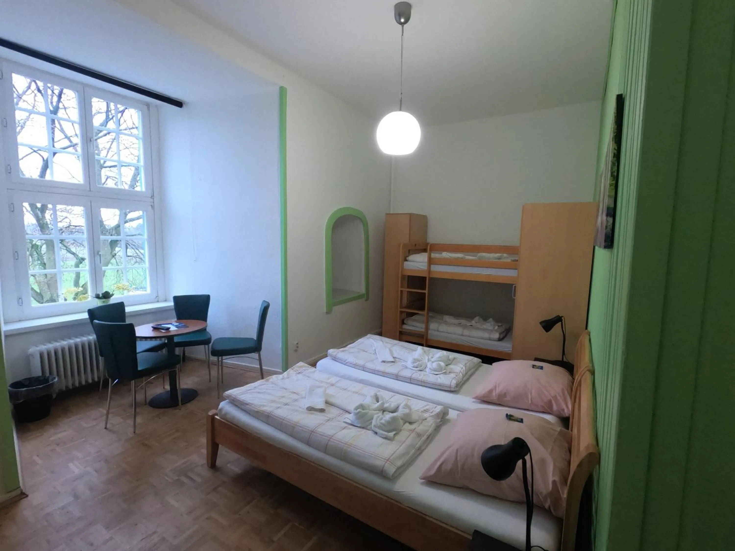 Photo of the whole room, Bed in Hotel Schloss Walbeck