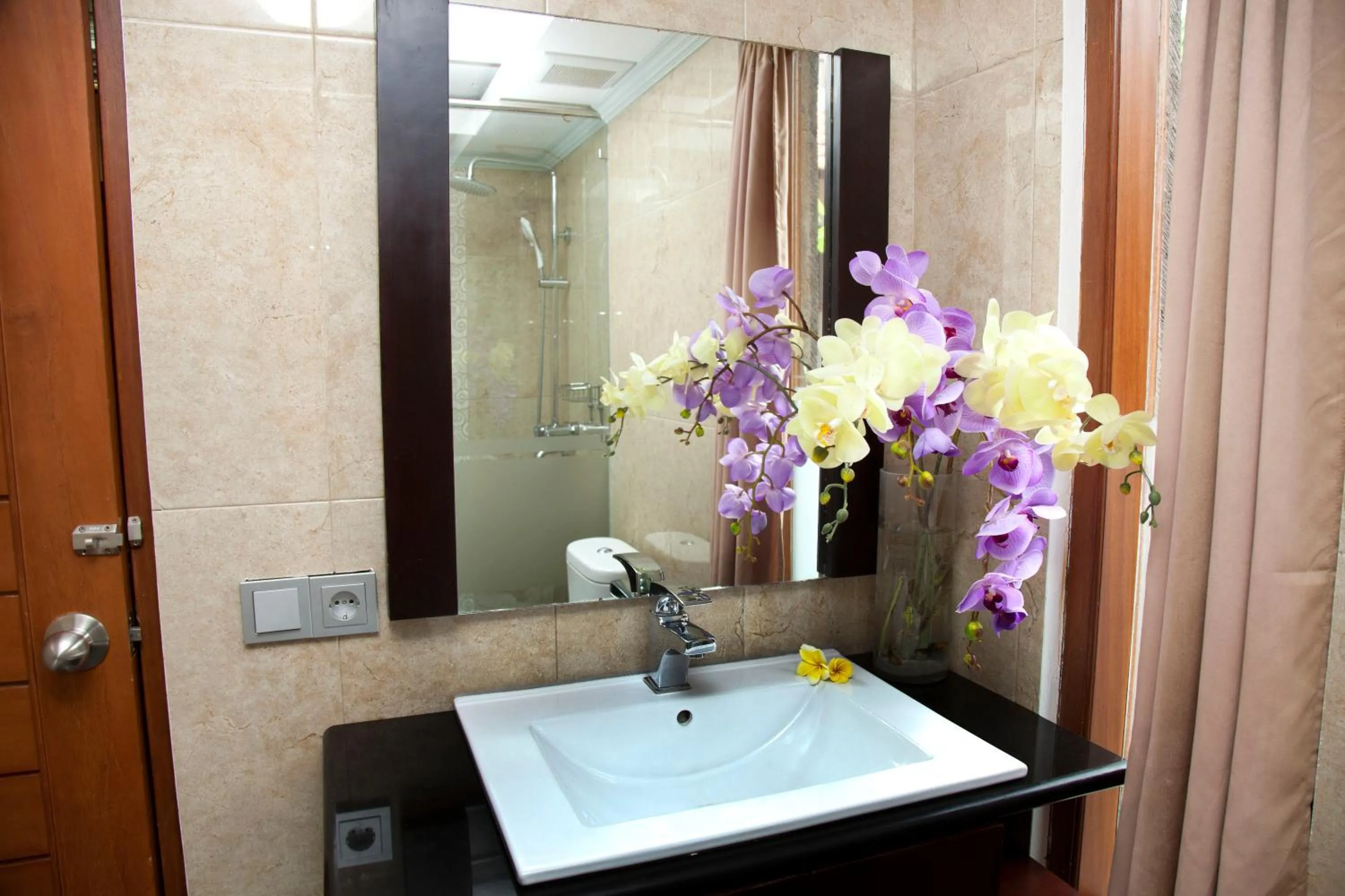 Shower in Jepun Bali Hotel