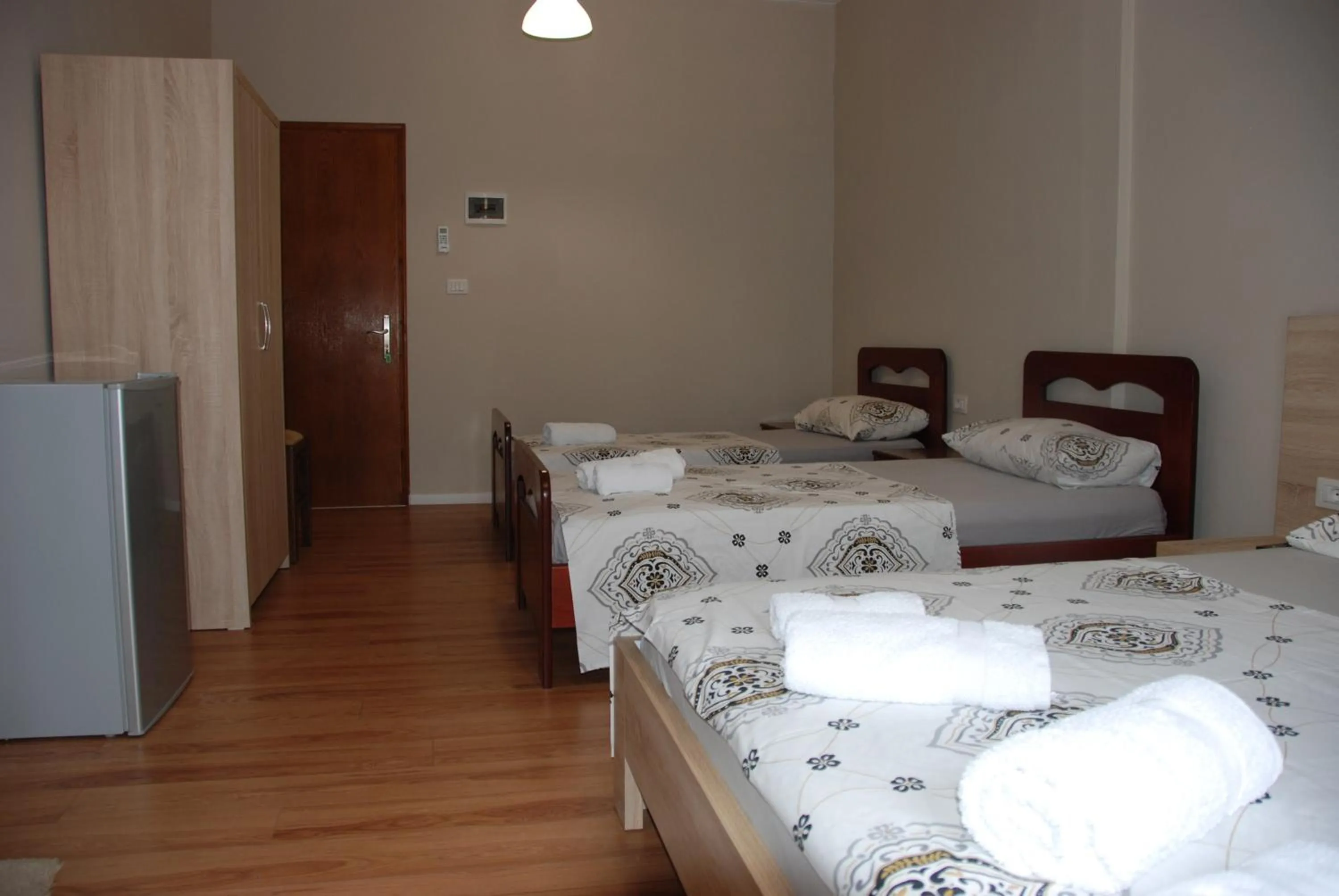 Photo of the whole room, Bed in Hotel Edola