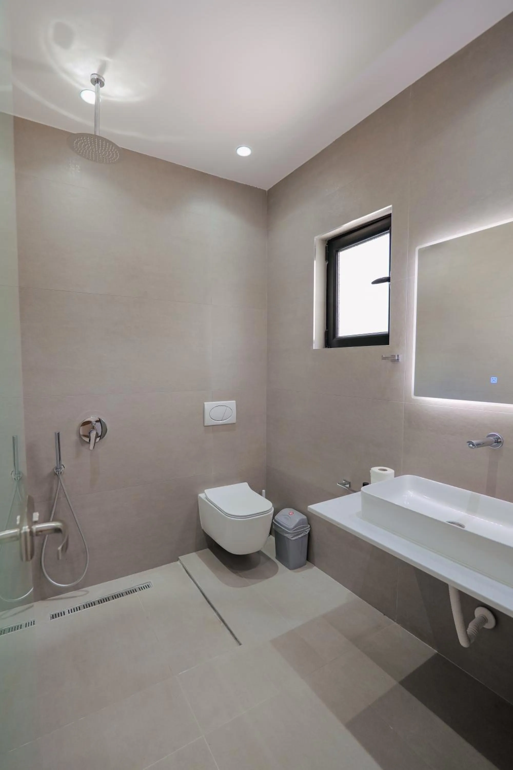 Shower in Hotel Edola