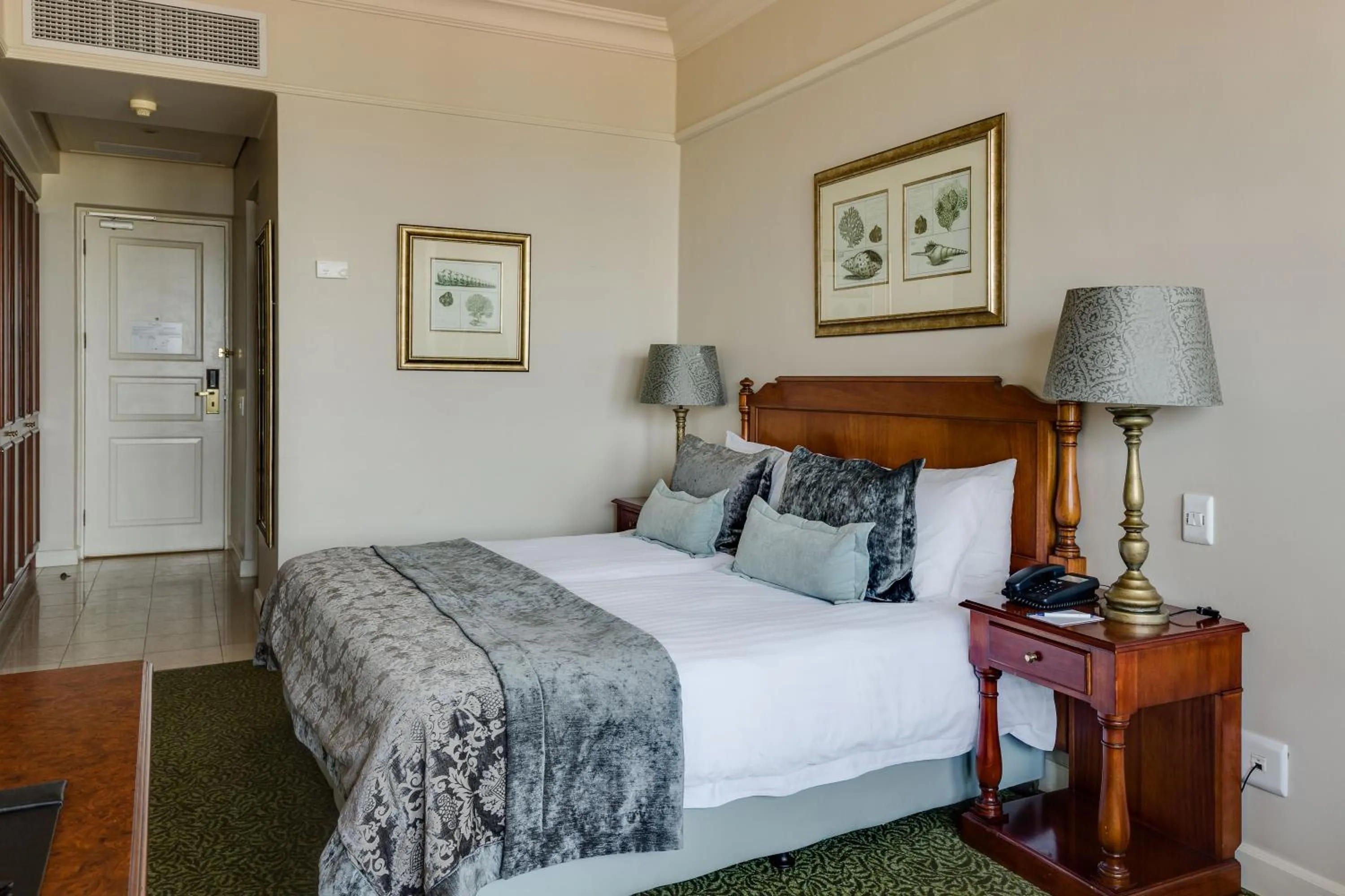 Bedroom, Bed in The Edward