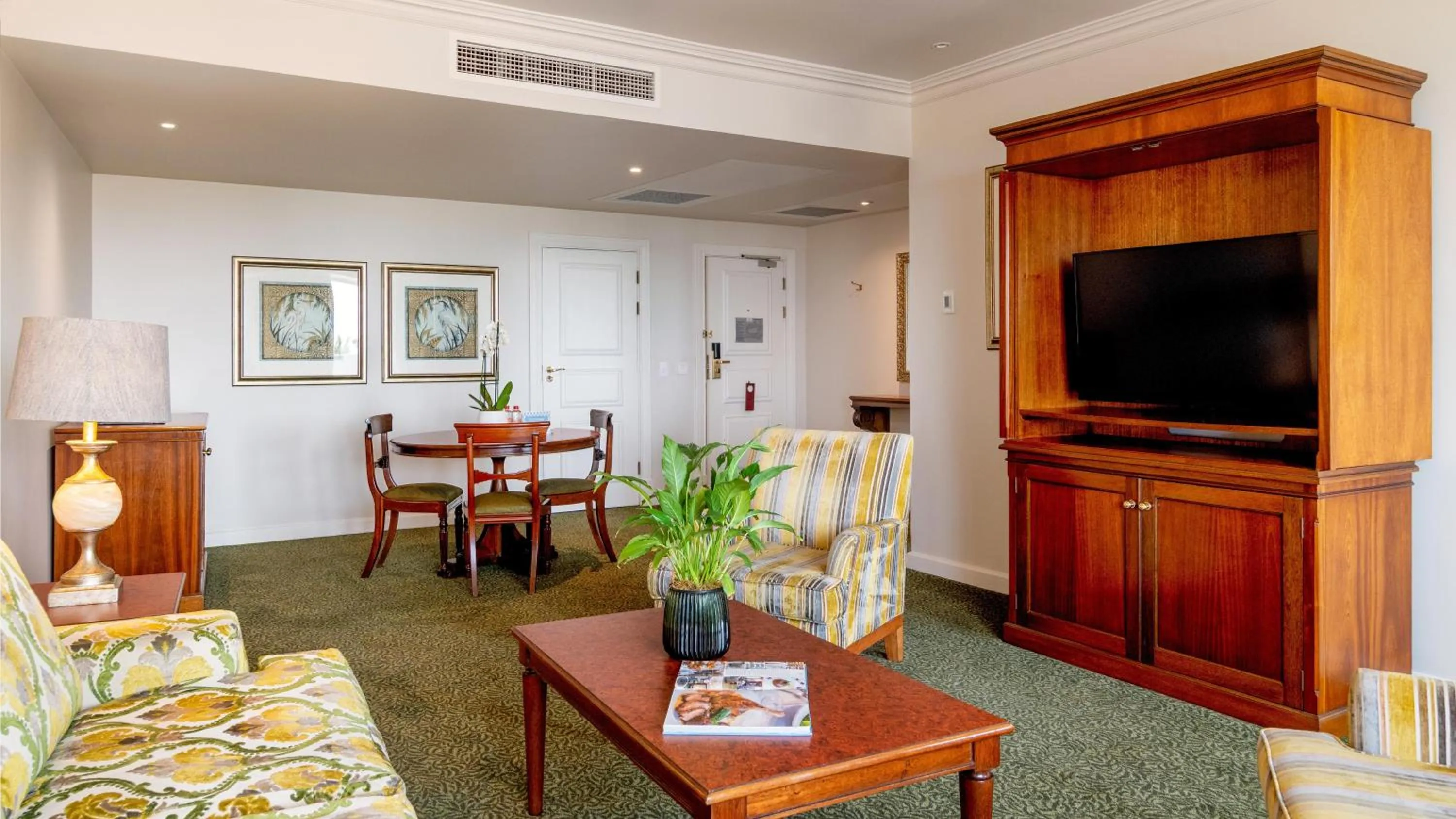 Photo of the whole room in The Edward