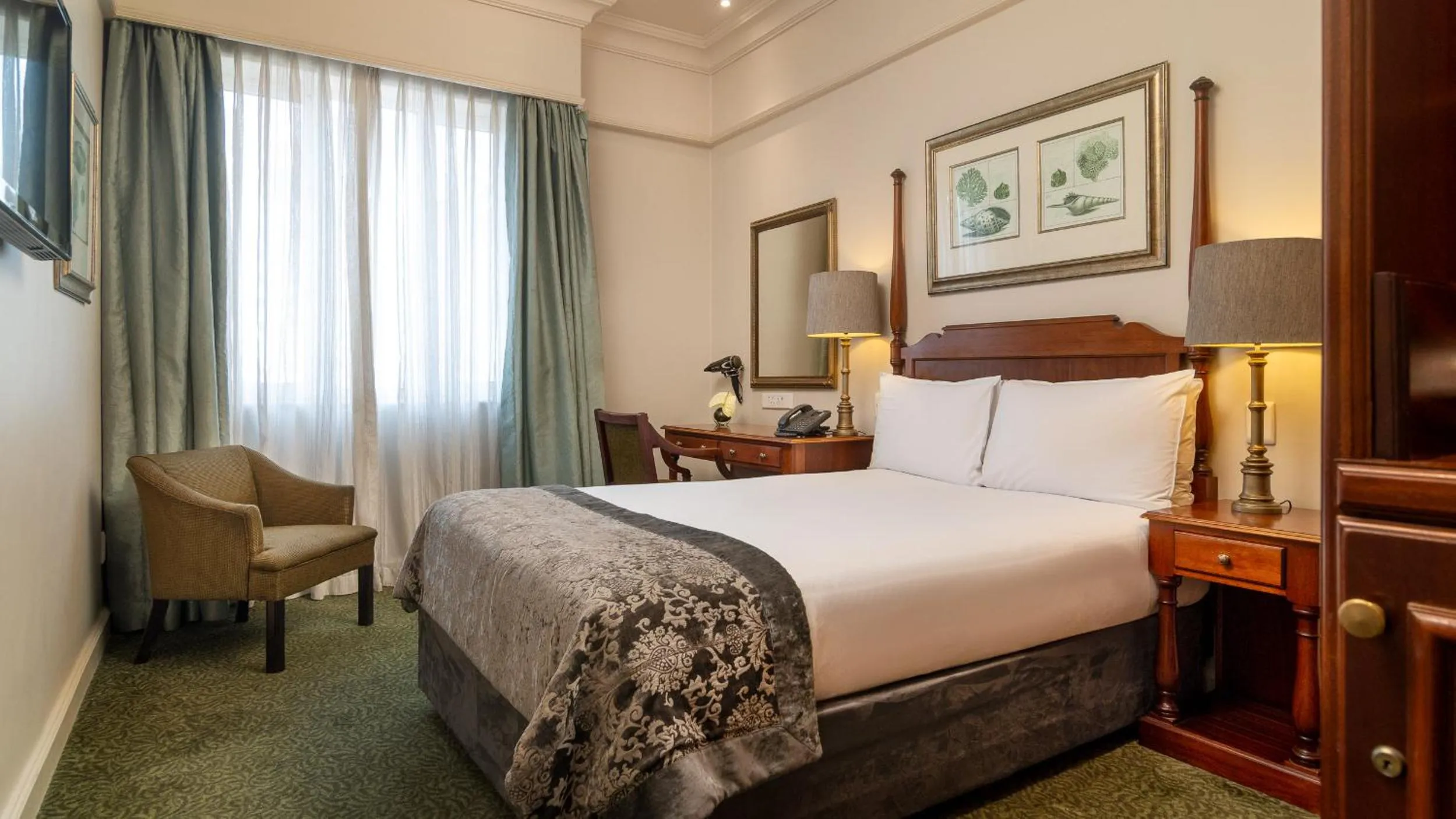 Bedroom, Bed in The Edward