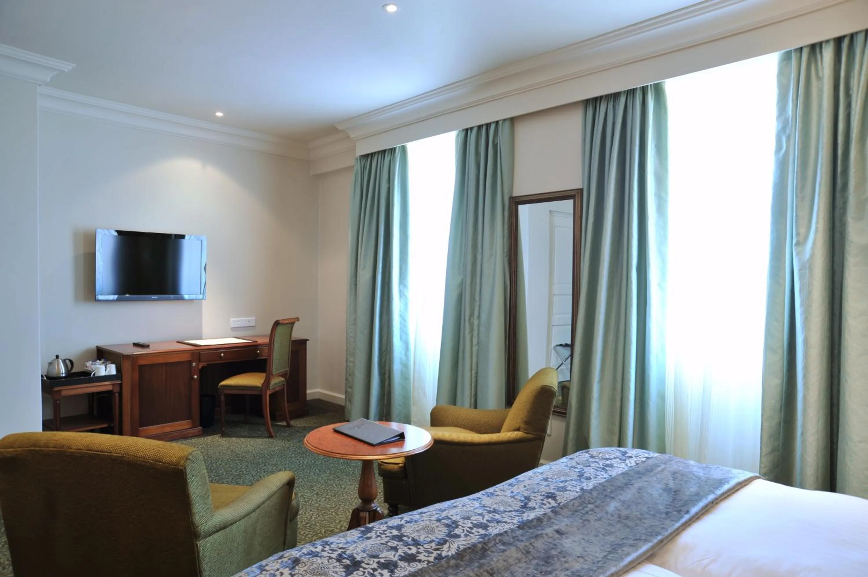 Bedroom, Bed in The Edward