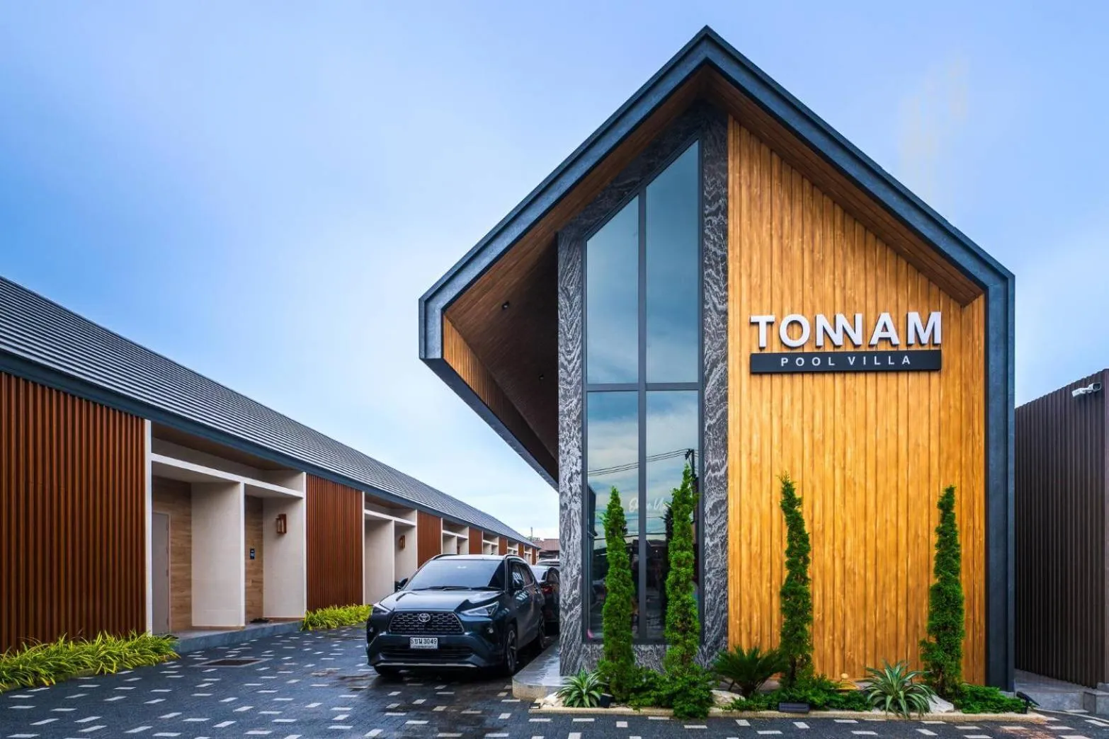 Tonnam pool villa