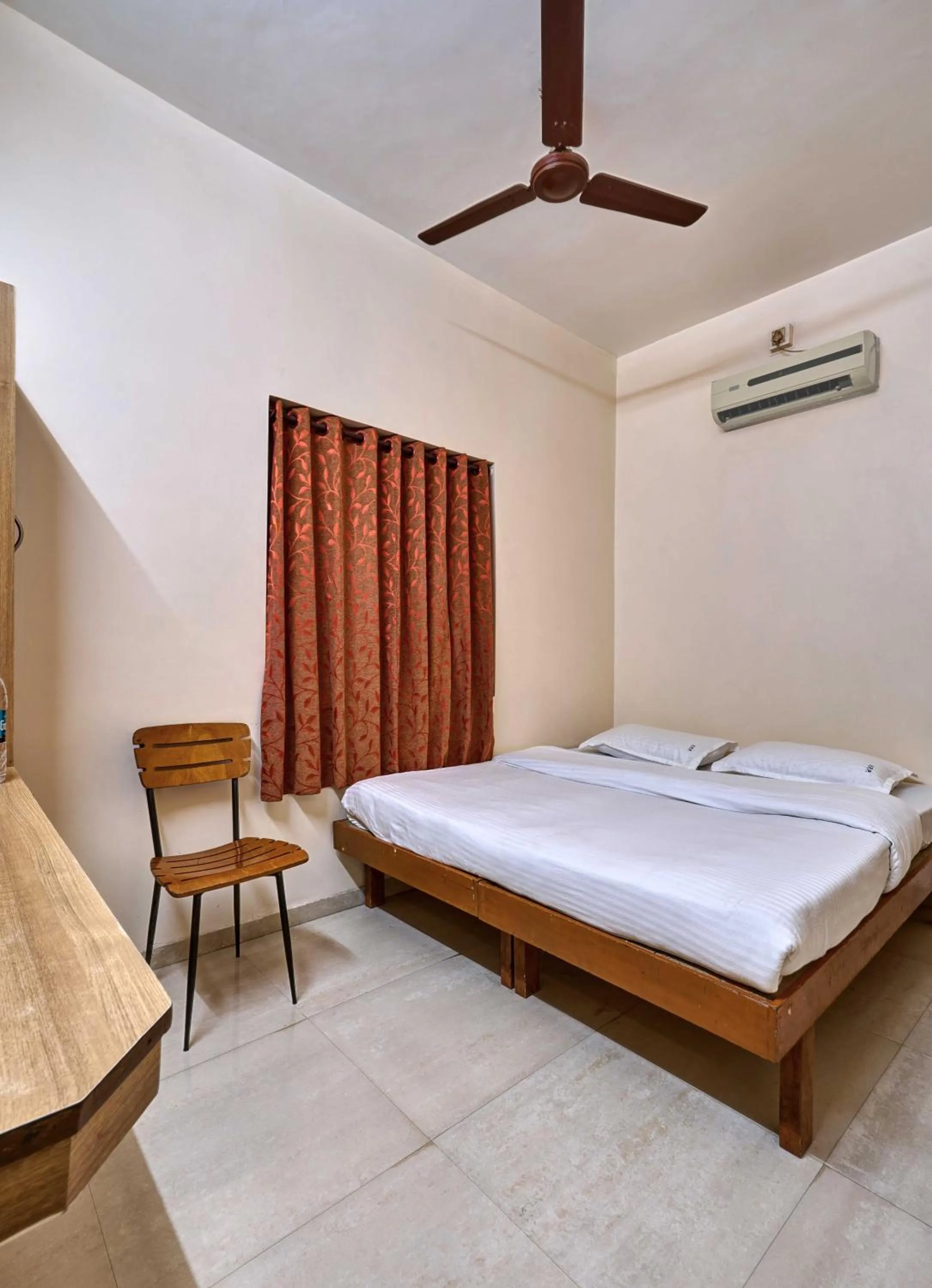 Photo of the whole room, Bed in Hotel Rajpurush