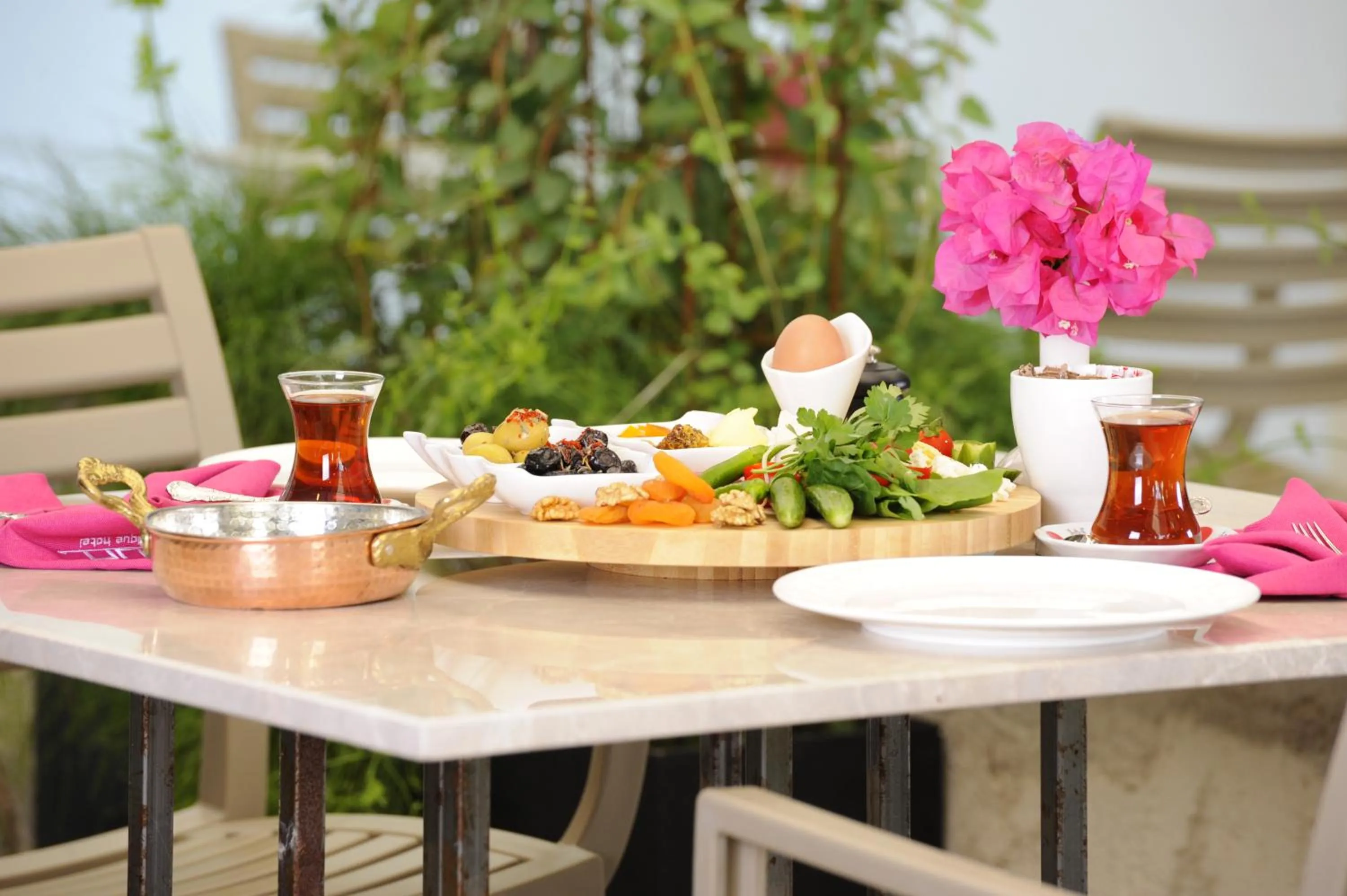 Food and drinks in Nun Hotel