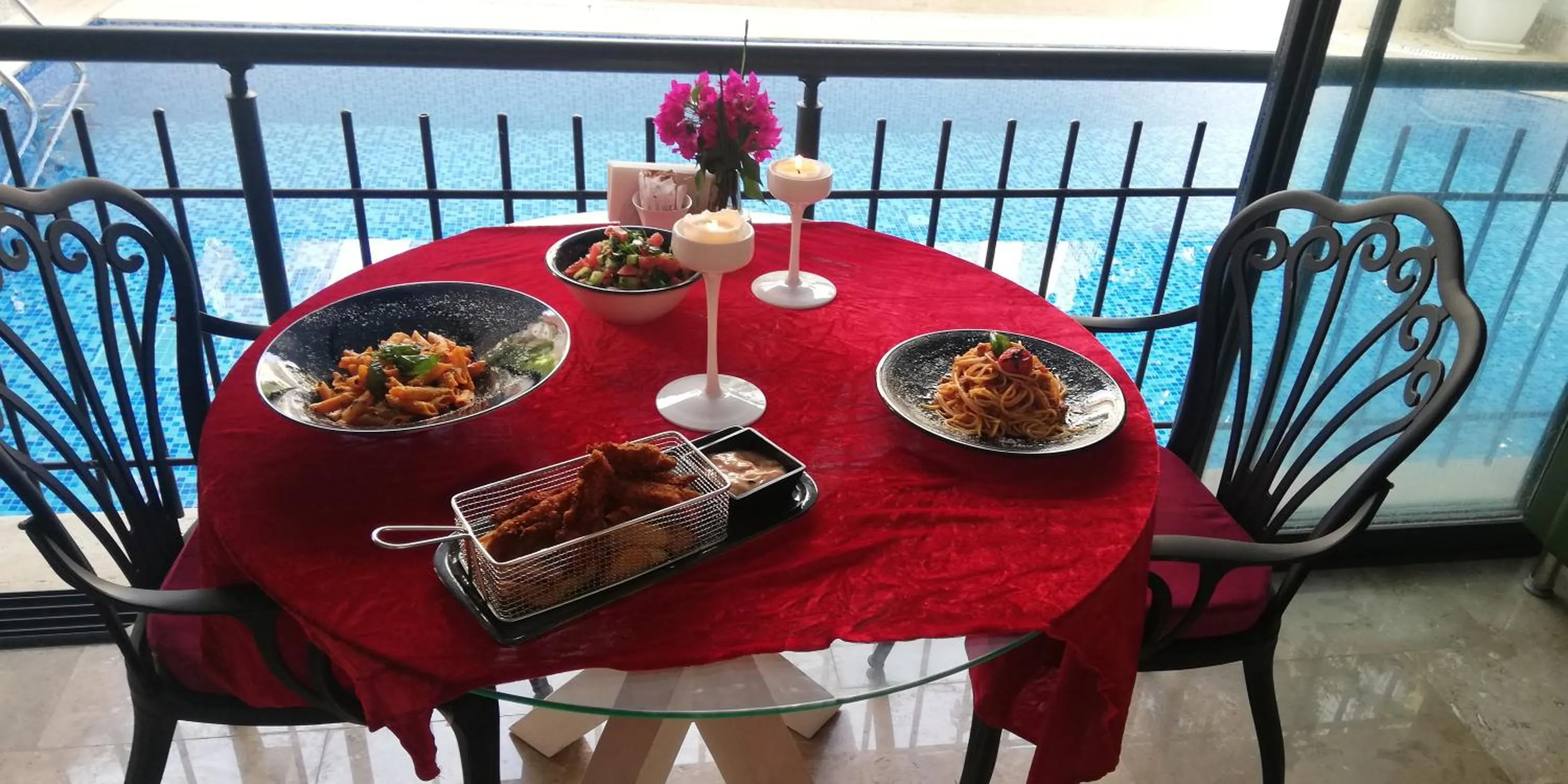 Restaurant/places to eat in Nun Hotel