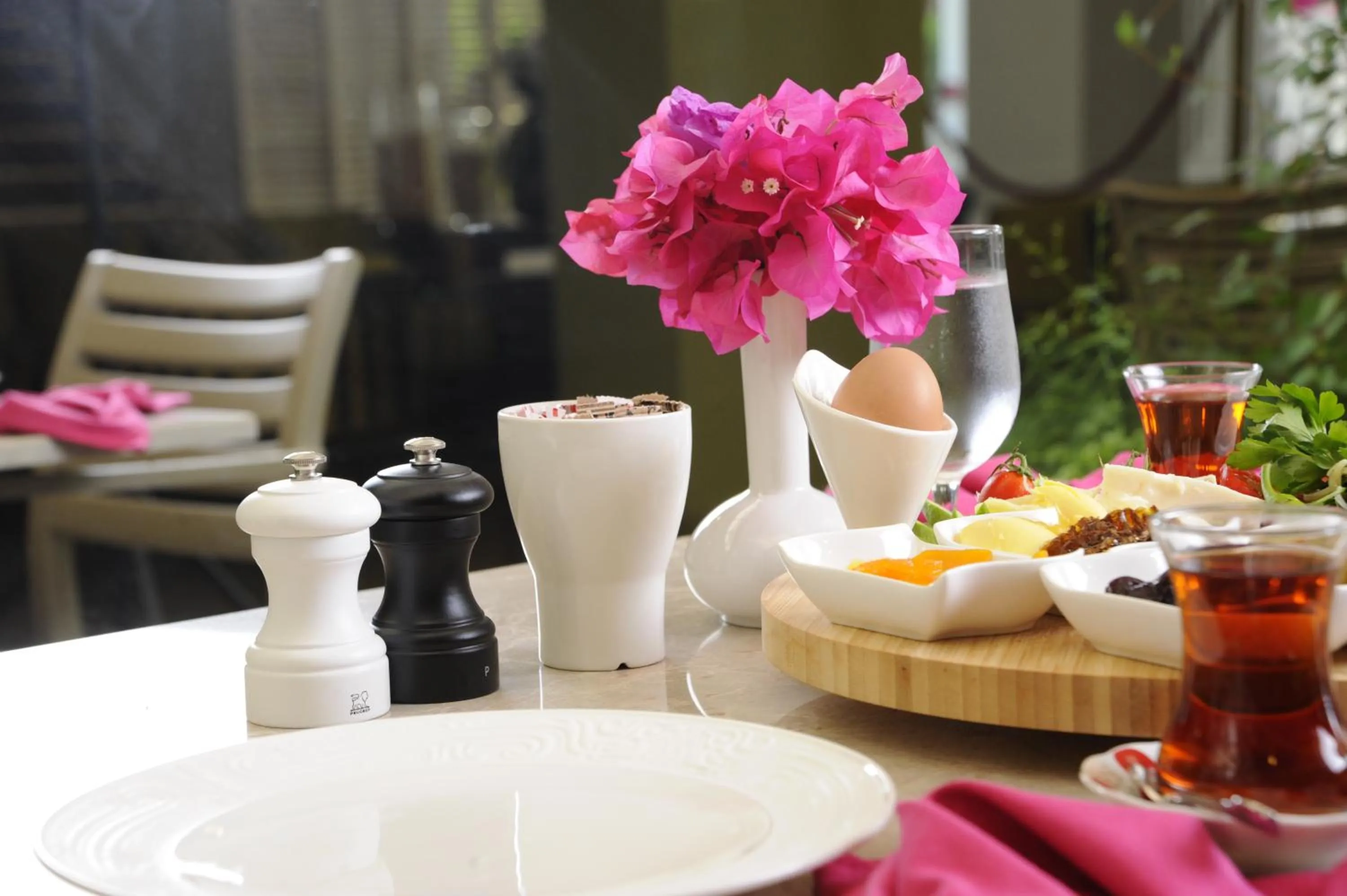 Food and drinks in Nun Hotel