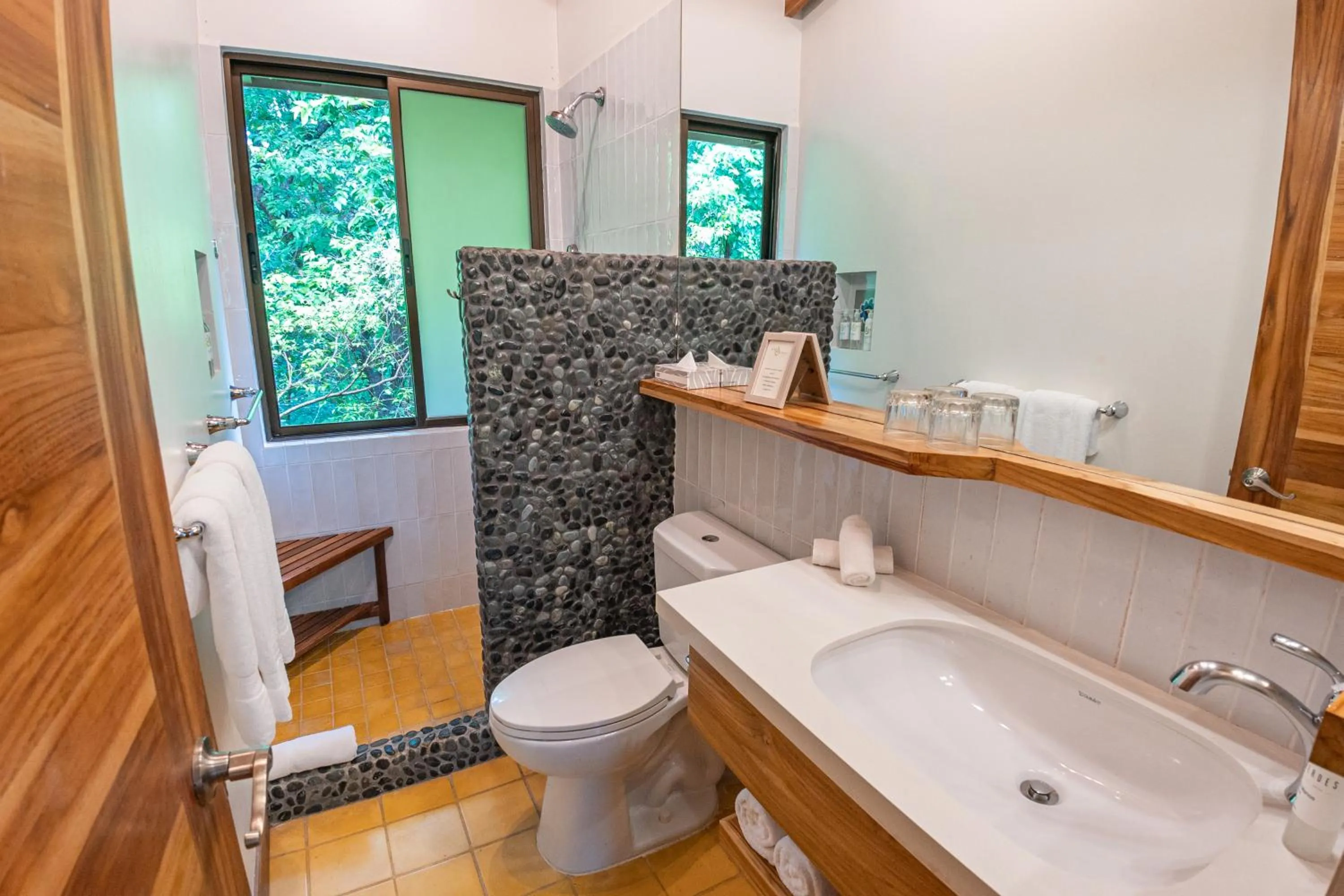 Bathroom in Olas Verdes Hotel