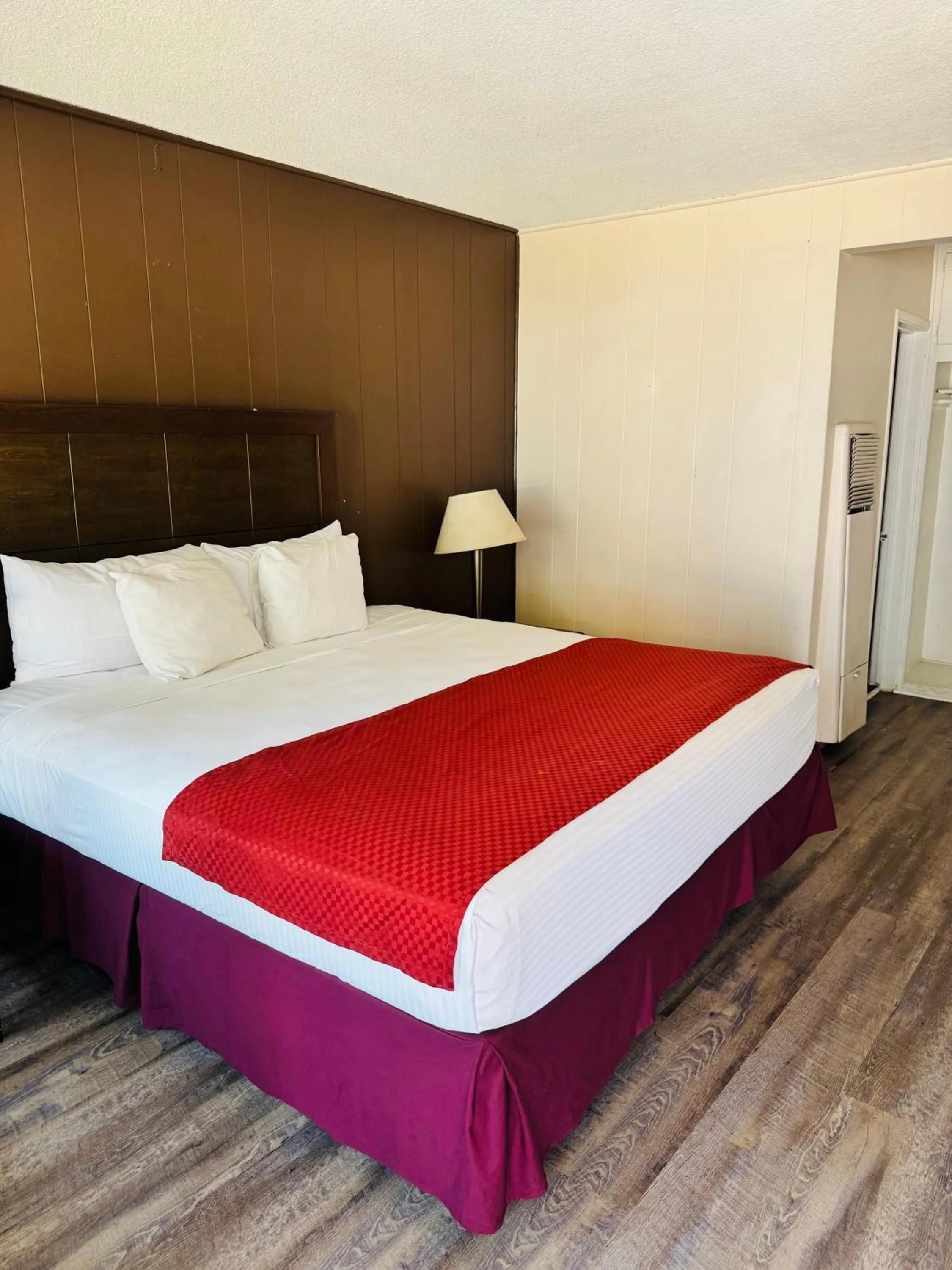 Bedroom, Bed in Holiday Lodge