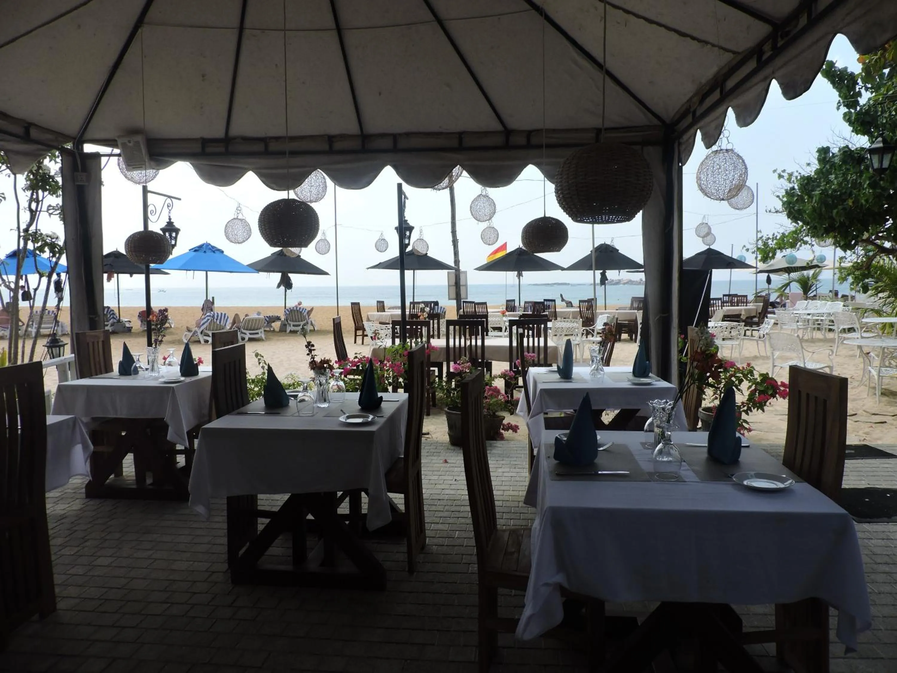 Restaurant/places to eat in The Villa Hotel