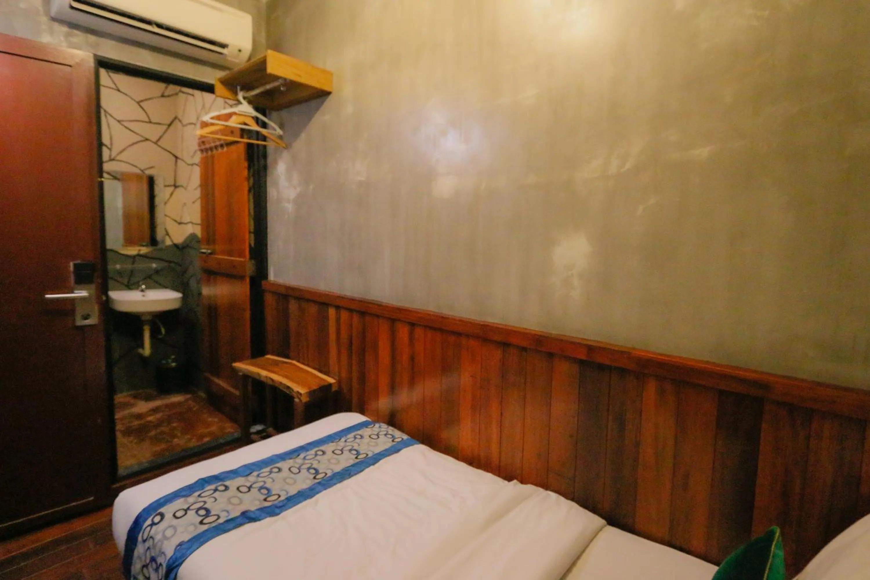 Bedroom, Bed in Anggun Hotel