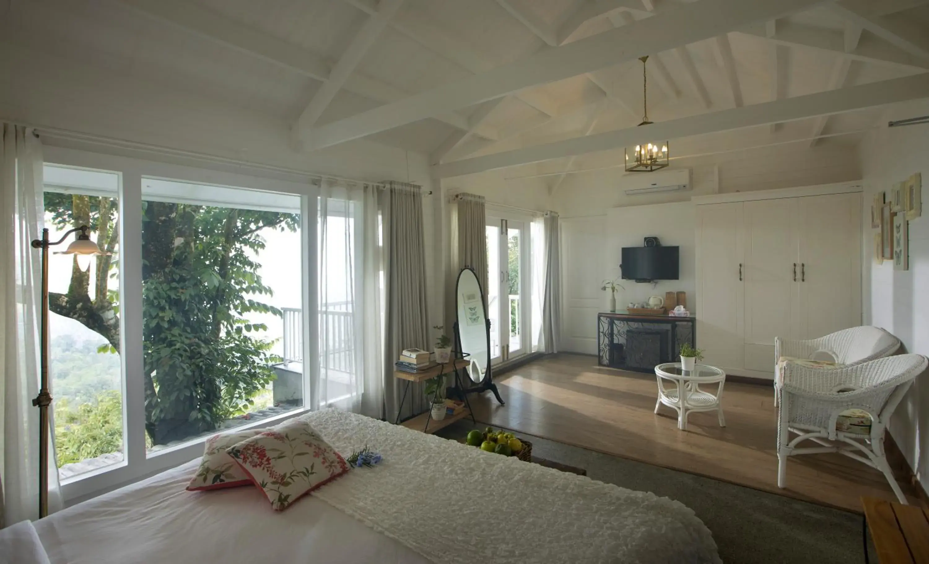 Wooden Cottage in Hills & Hues Wooden Cottage in Hills & Hues