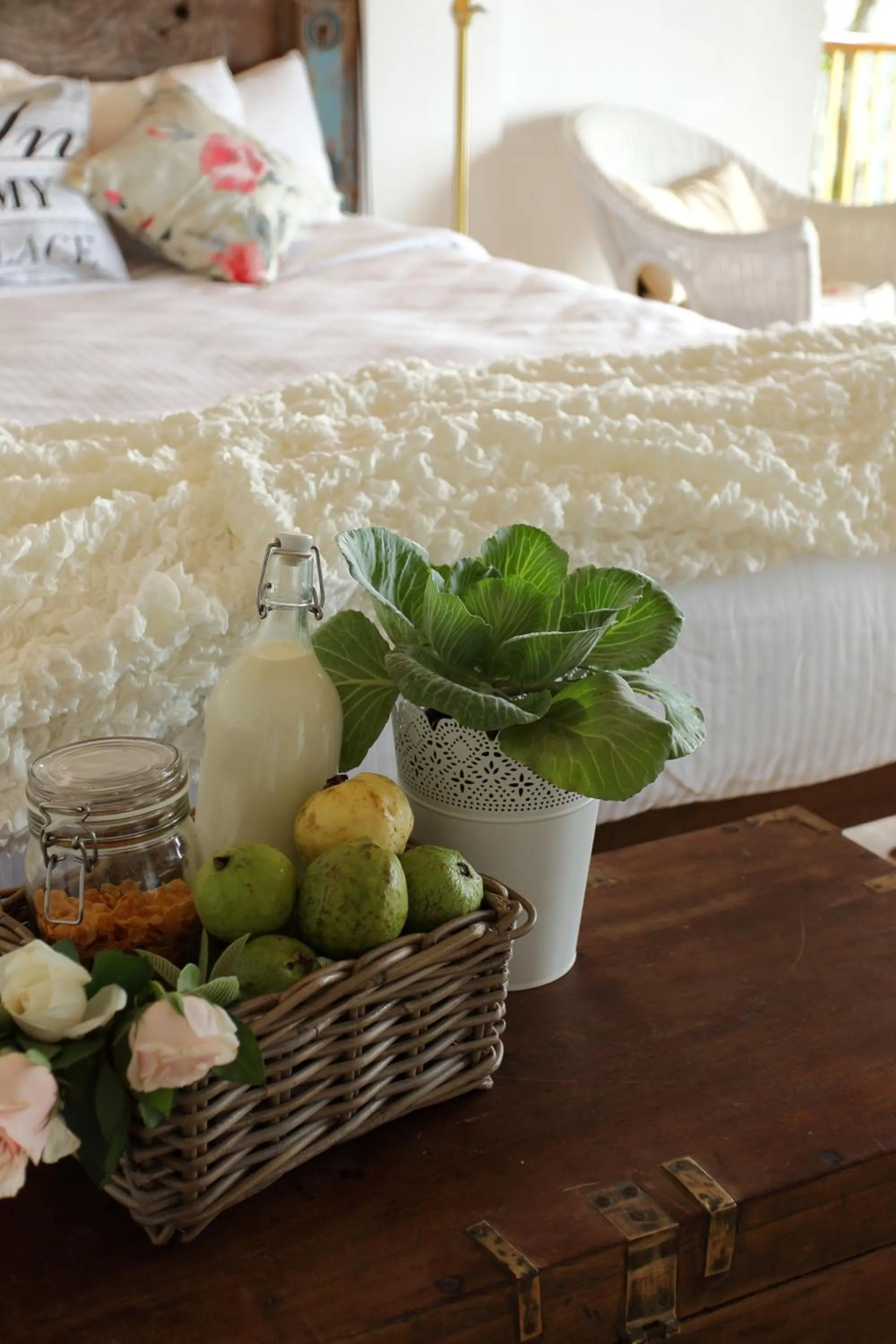 Bedroom, Bed in Hills & Hues