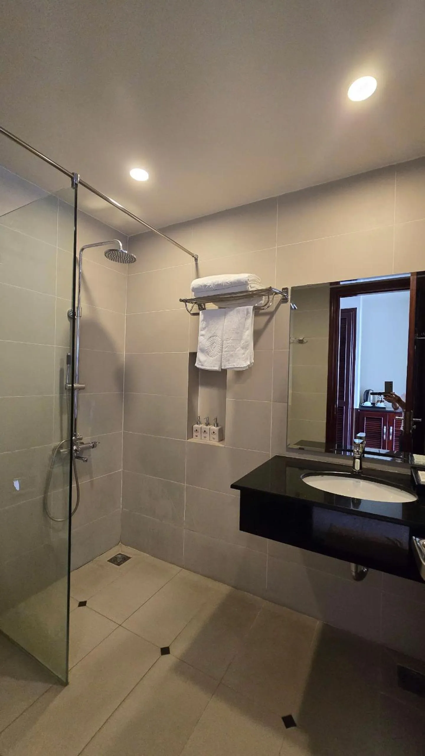 Shower in Praha Hotel