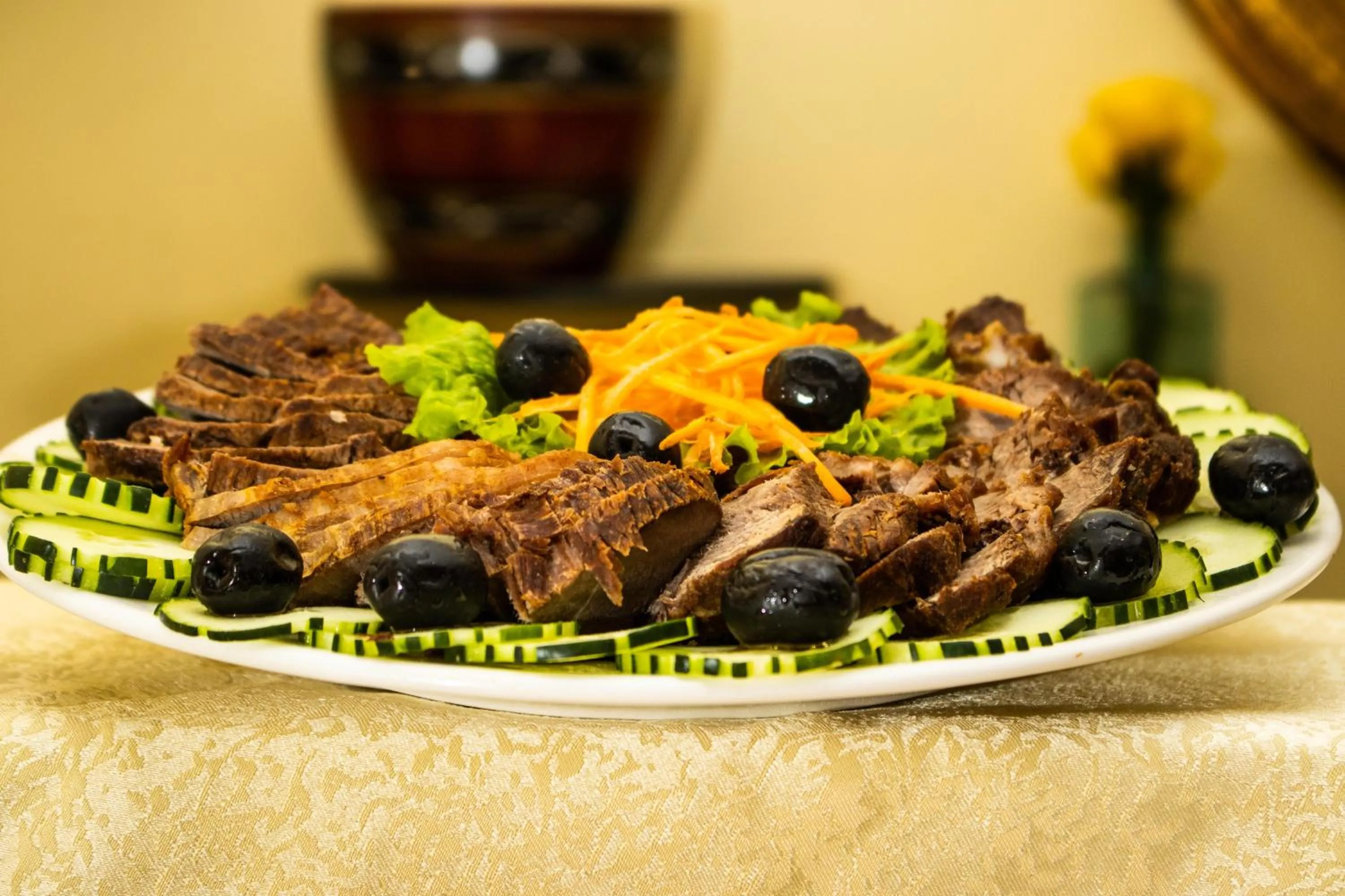 Restaurant/places to eat in Gold Crest Hotel - Arusha