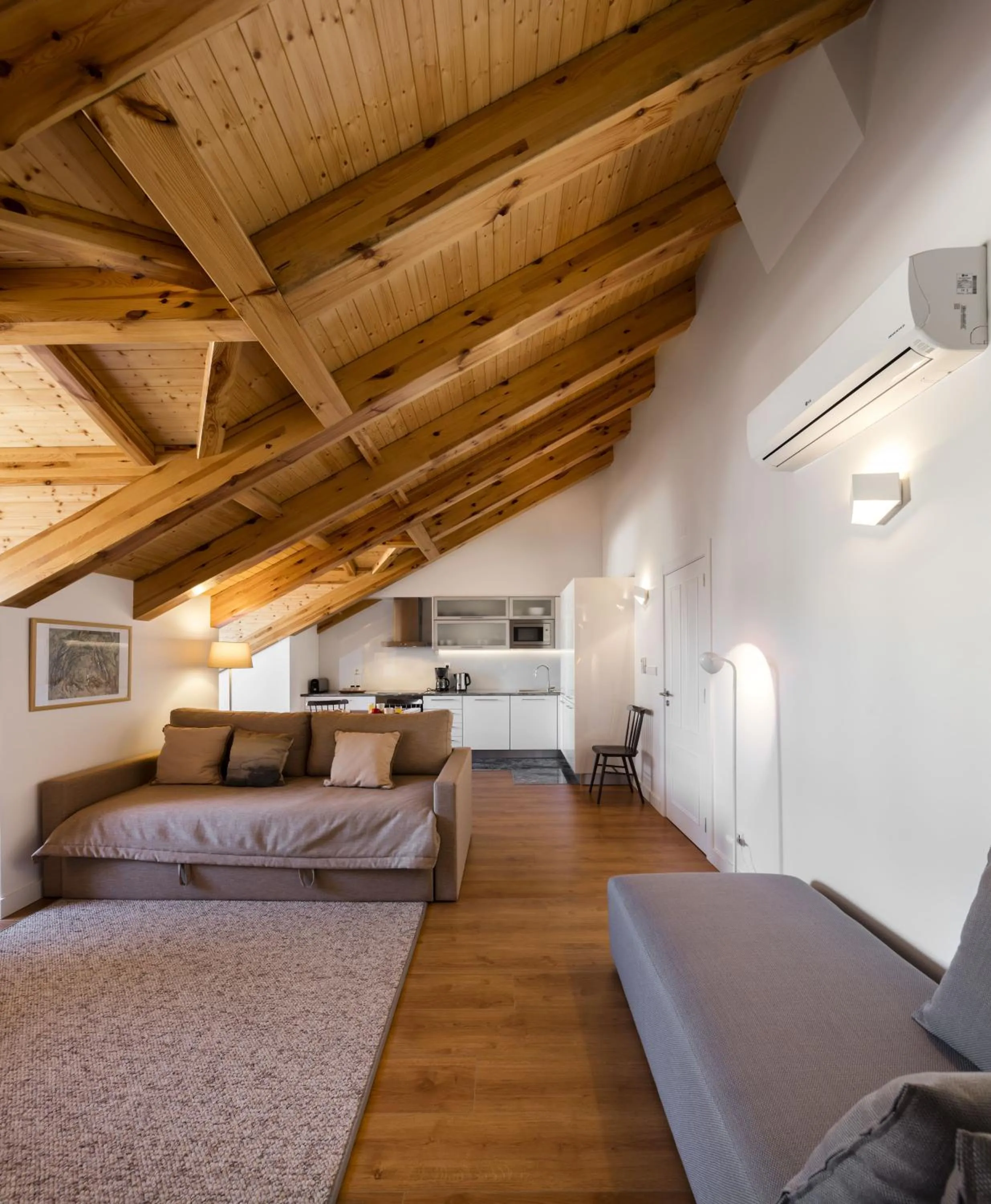 Living room, Bed in Lisbon Serviced Apartments - Baixa Castelo