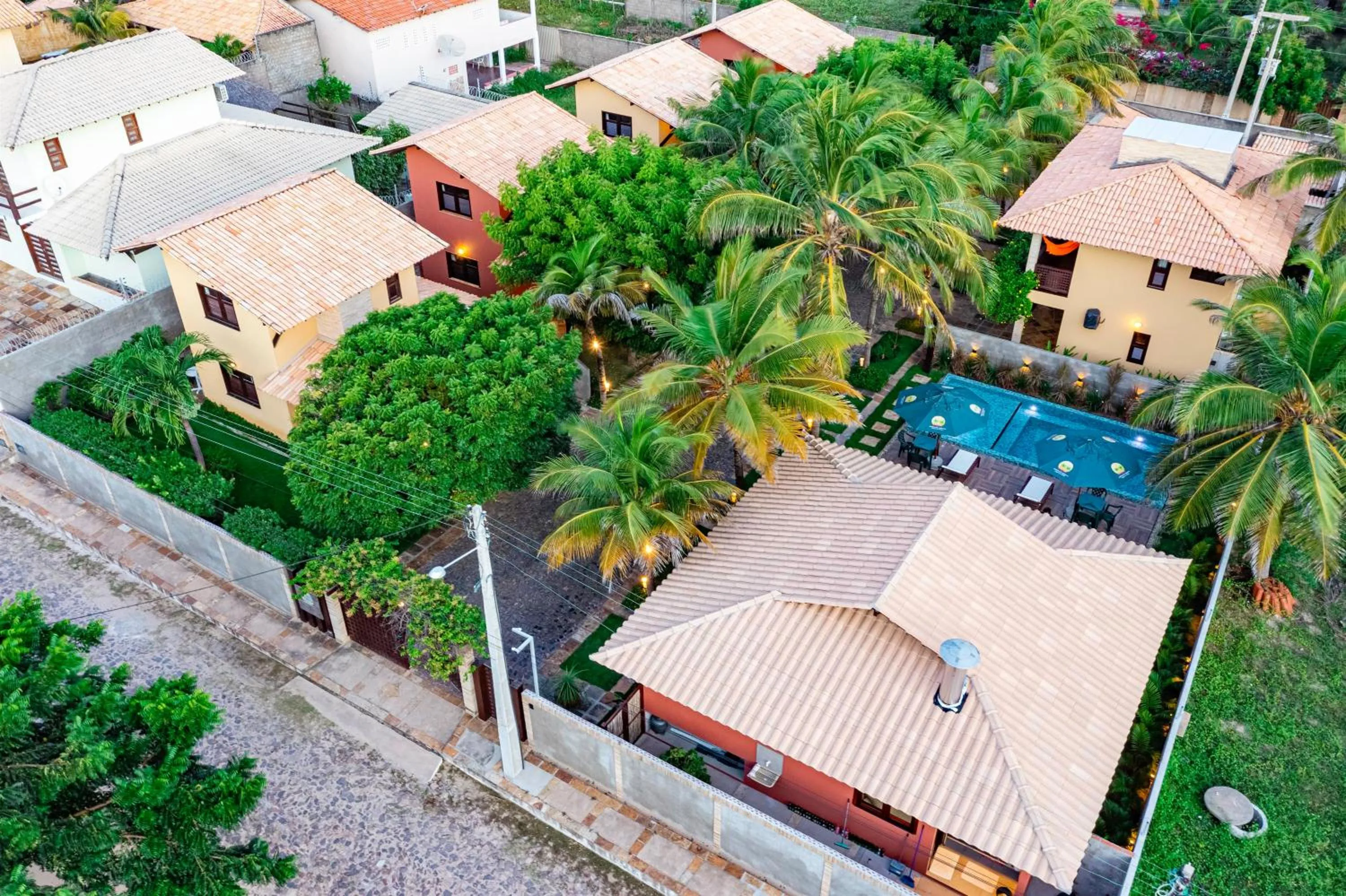 Bird's eye view in Sombra do Coqueiro Villas - 150m da Praia