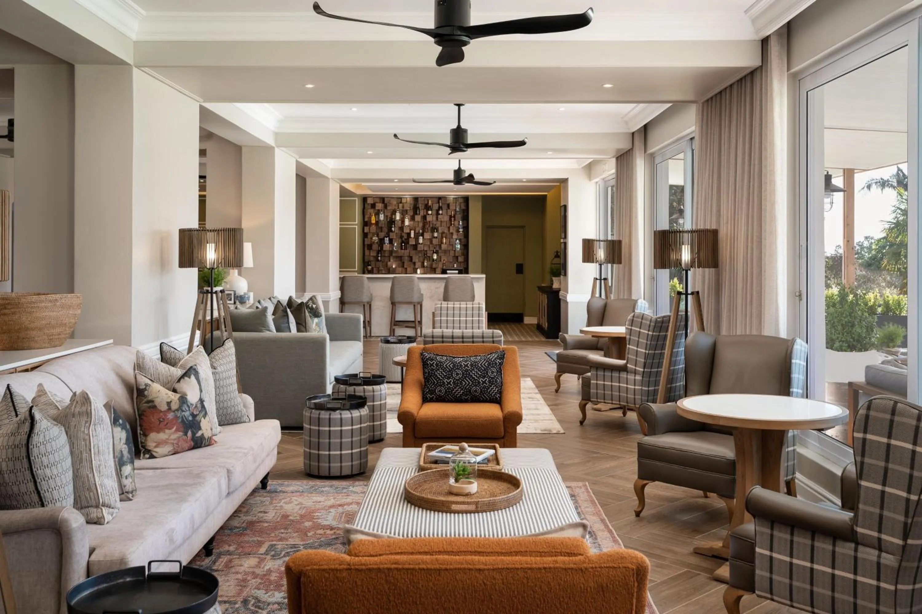 Lounge or bar in Protea Hotel by Marriott George King George