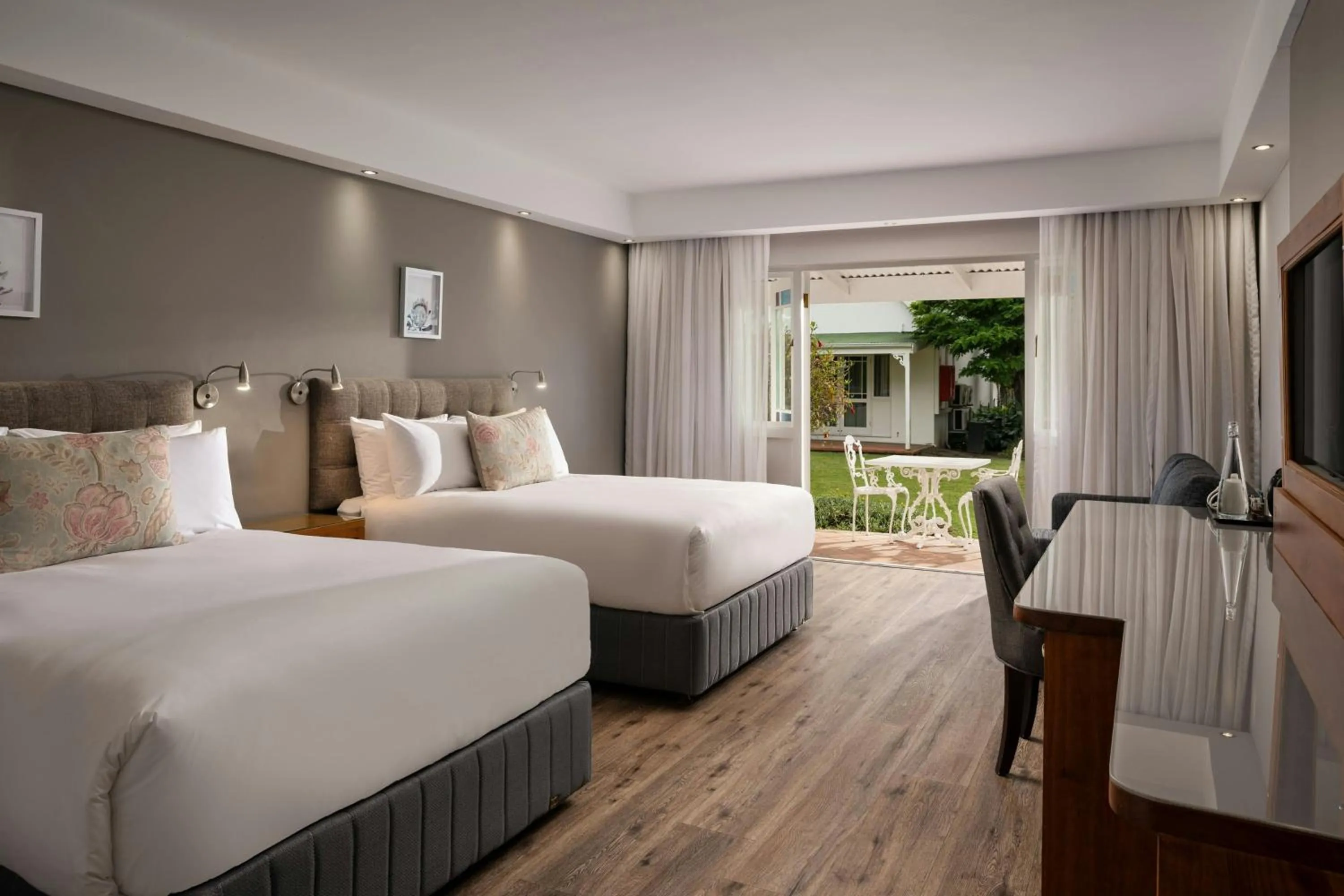 Photo of the whole room, Bed in Protea Hotel by Marriott George King George