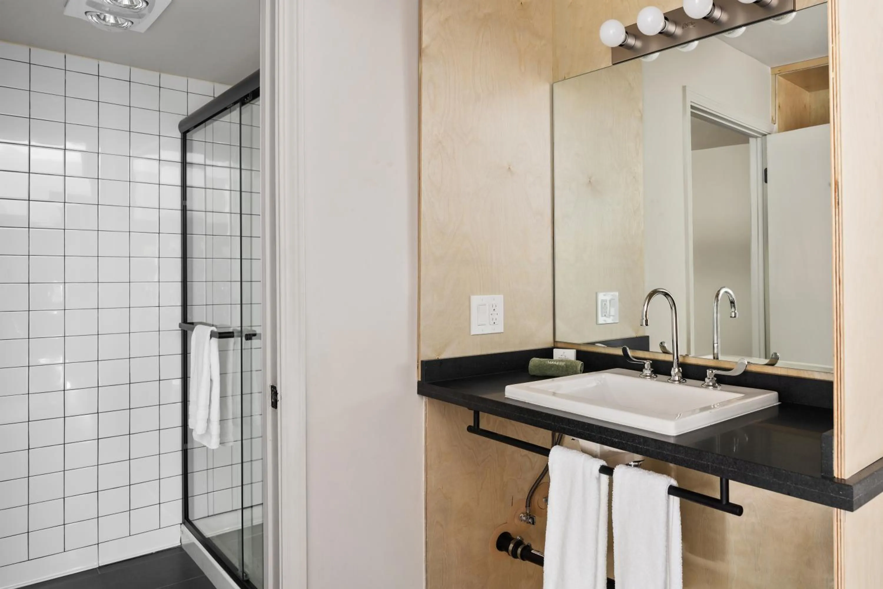 Bathroom in The Coachman Hotel