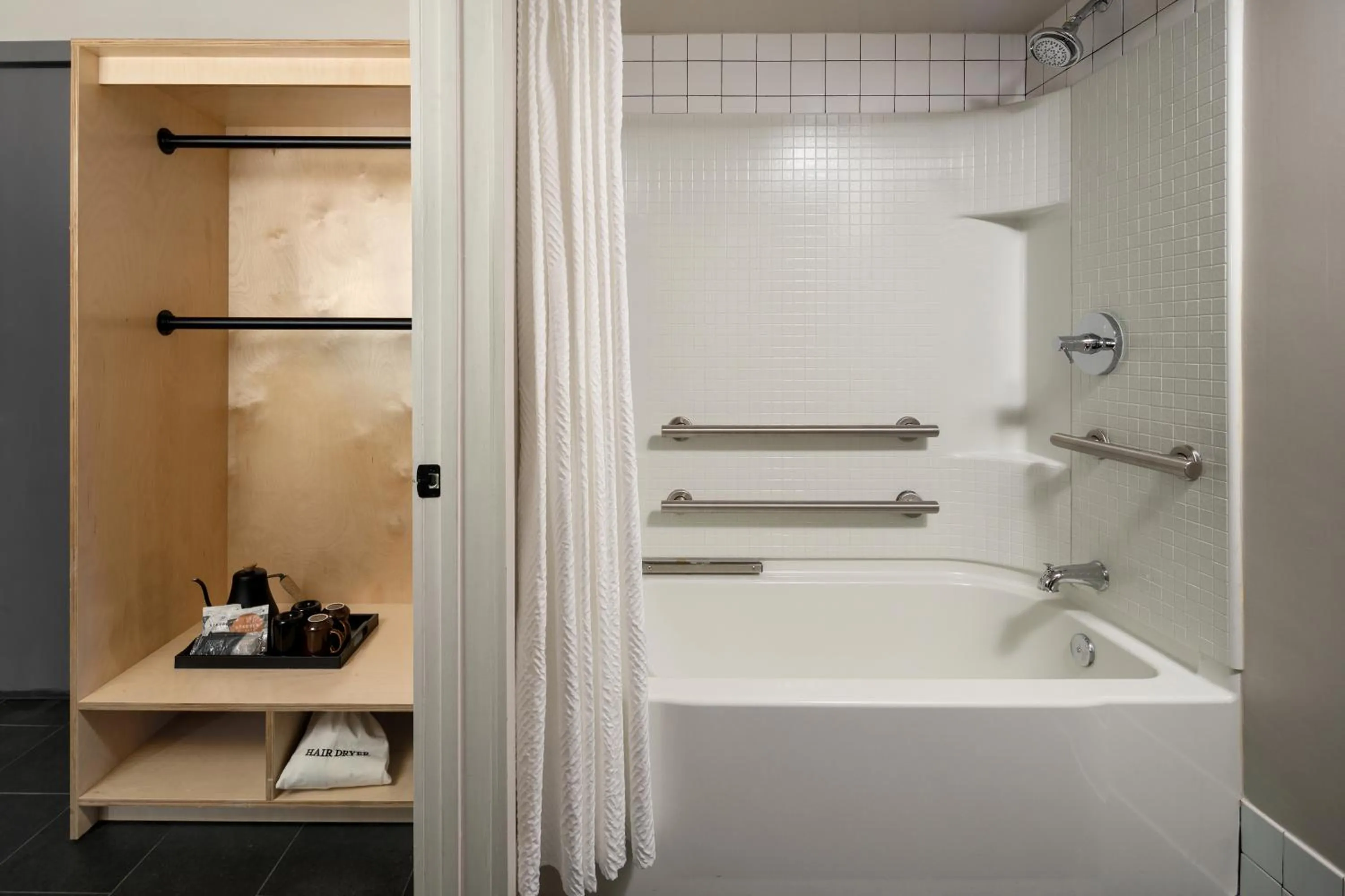 Bathroom in The Coachman Hotel