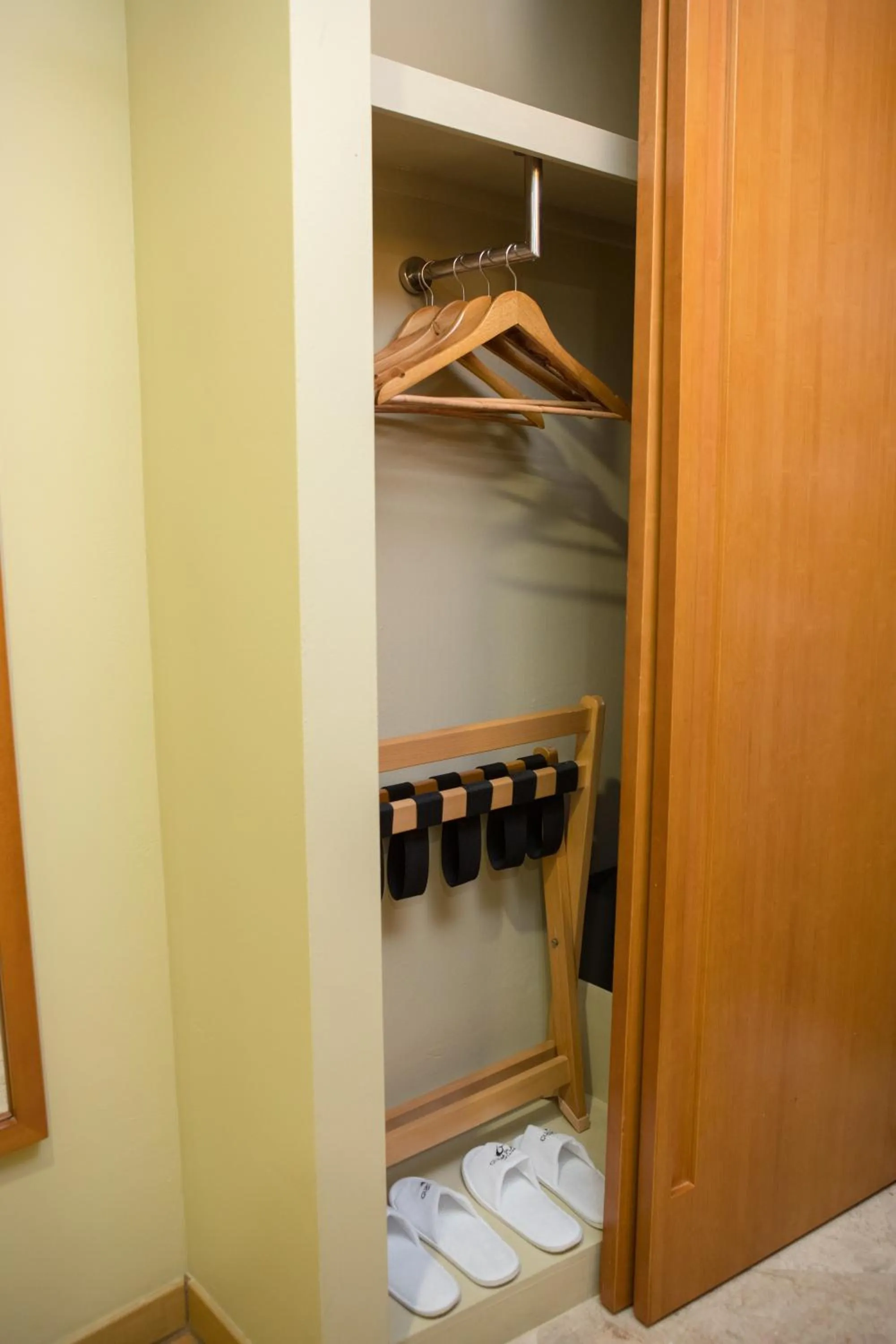 Bedroom in Guam Plaza Resort