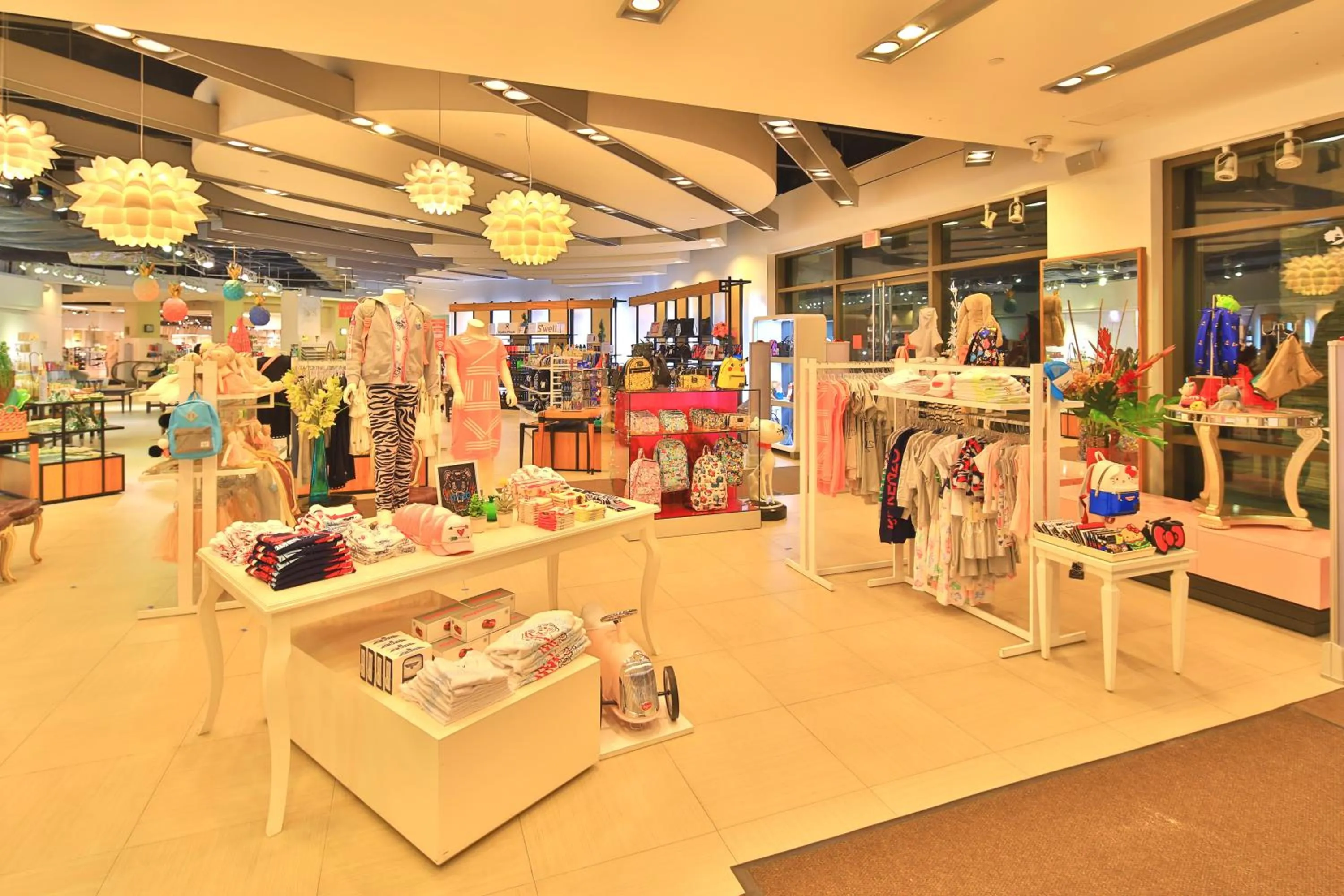 On-site shops in Guam Plaza Resort