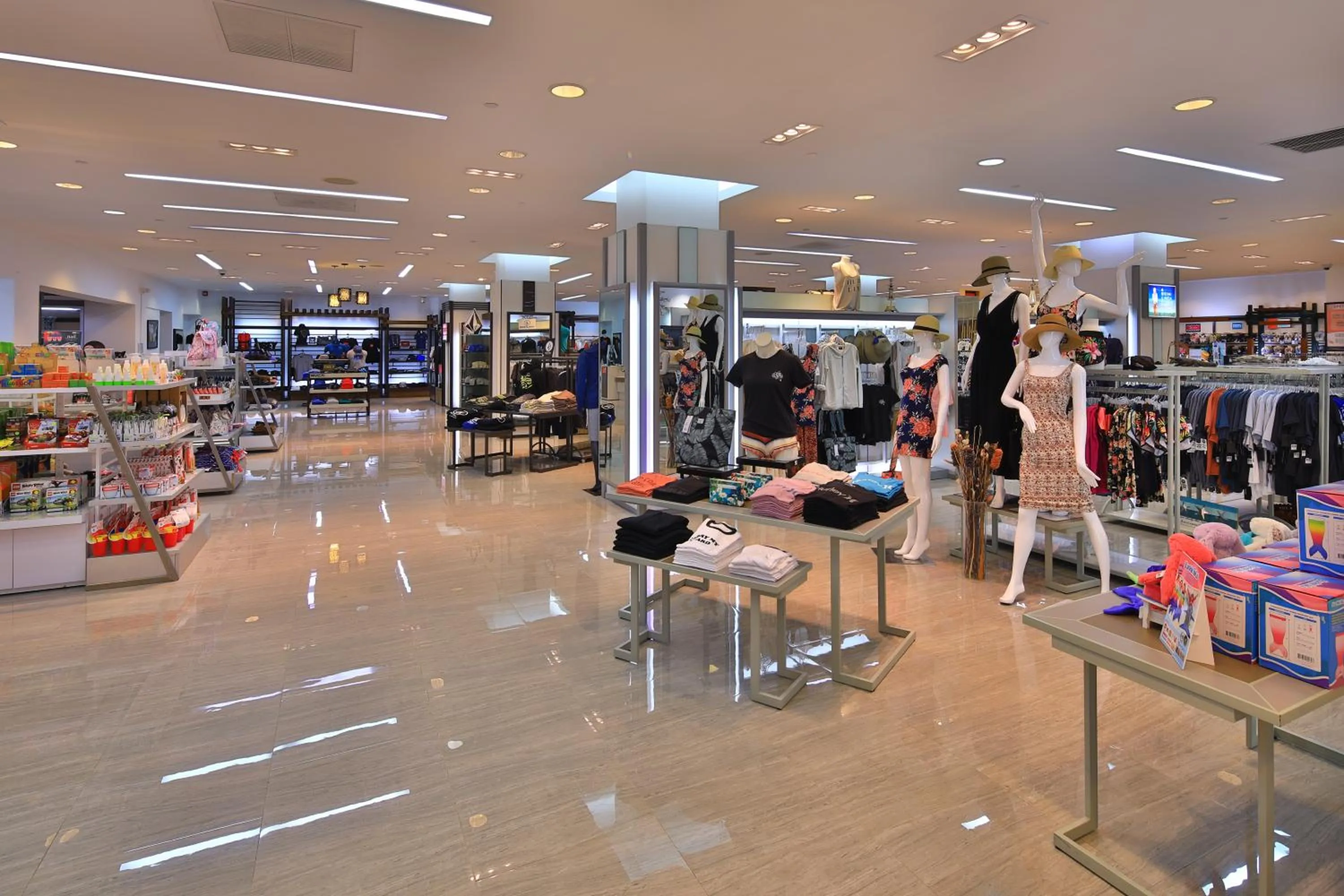 On-site shops in Guam Plaza Resort