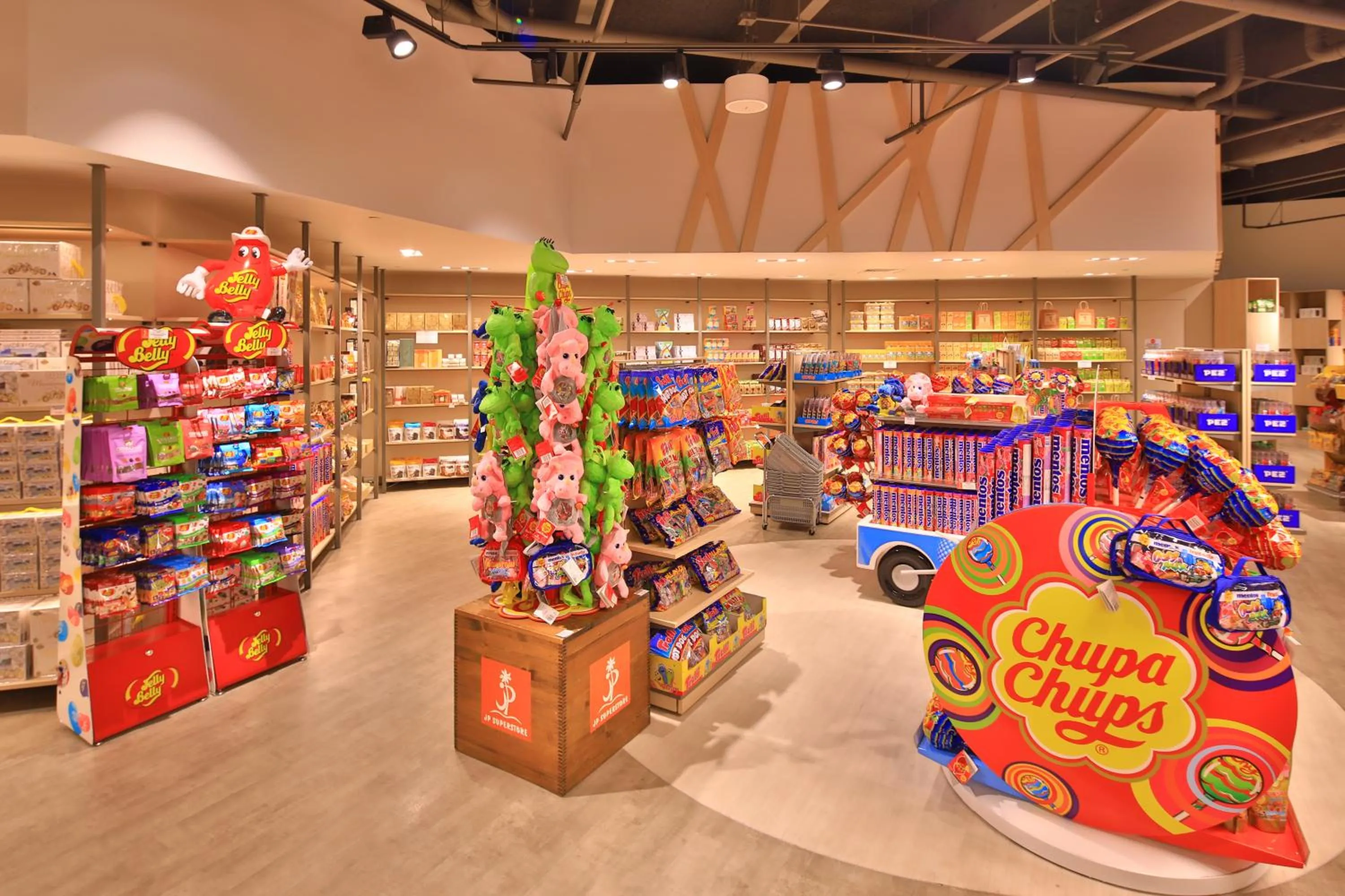 On-site shops in Guam Plaza Resort