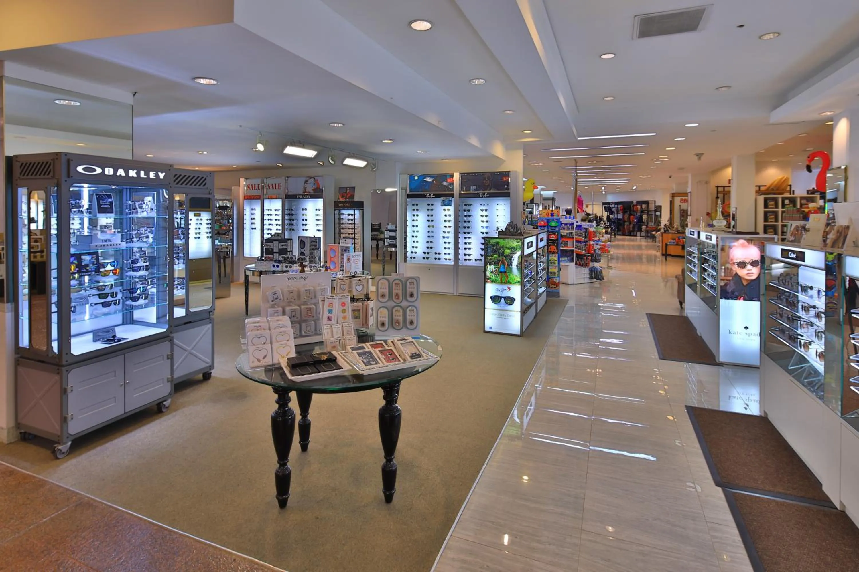 On-site shops in Guam Plaza Resort