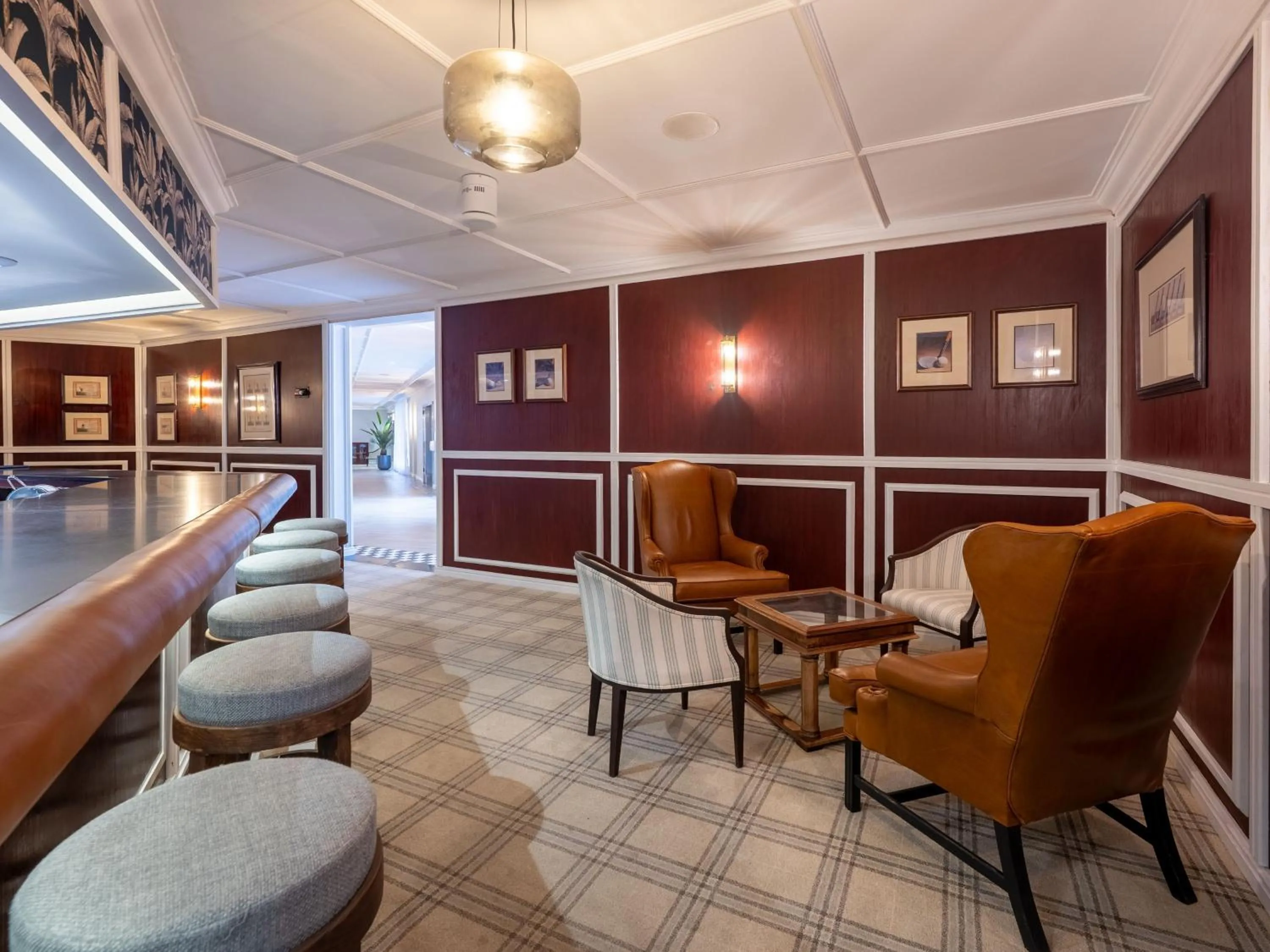 Lounge or bar in ANEW Resort Wilderness Garden Route